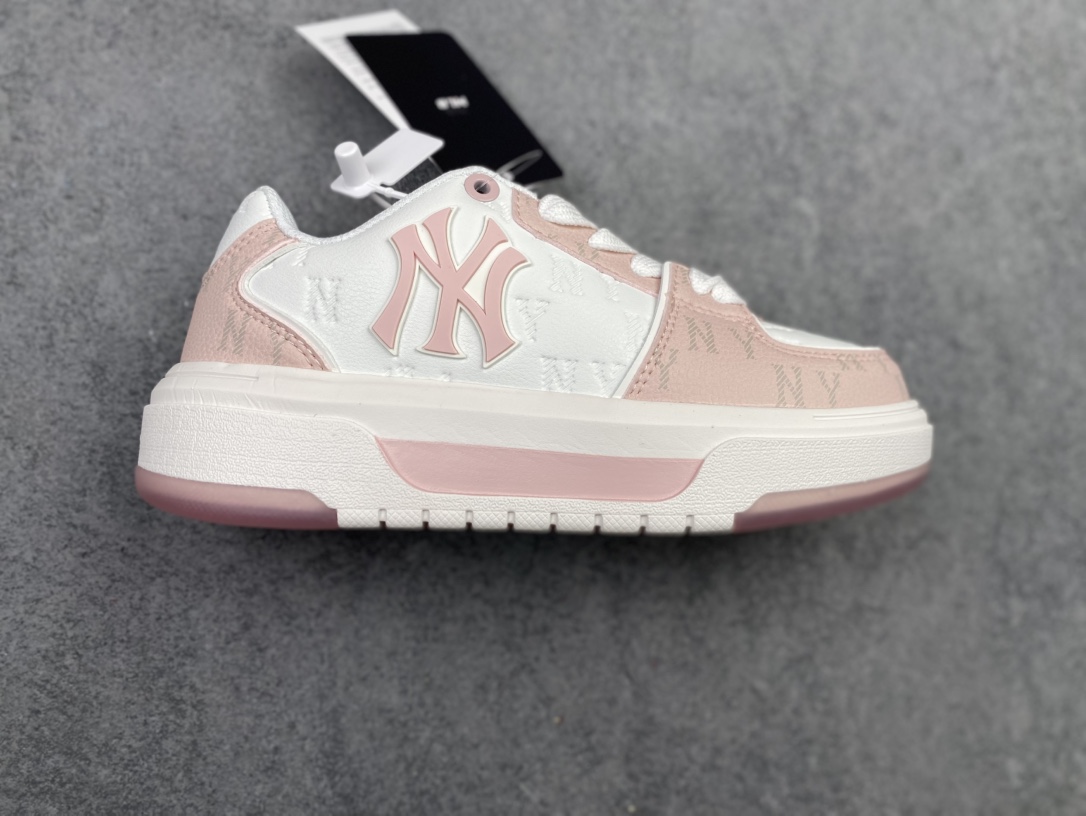 合集特价💰180
Korea韩国限定!联乘美国榄球洋基队New York Yankees x MLB Chunky Liner Low 学长鞋系列低帮老爹风轻量增高厚底百搭休闲运动板鞋“米白浅蓝牛仔NY大标”3ASXD025N-50BLS
尺码:35 36 36.5 37.5 38 38.5 39 40 40.5 41 42 42.5 43 44 45h6