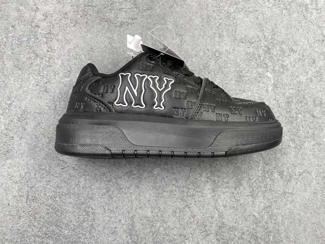 合集特价💰180
Korea韩国限定!联乘美国榄球洋基队New York Yankees x MLB Chunky Liner Low 学长鞋系列低帮老爹风轻量增高厚底百搭休闲运动板鞋“米白浅蓝牛仔NY大标”3ASXD025N-50BLS
尺码:35 36 36.5 37.5 38 38.5 39 40 40.5 41 42 42.5 43 44 45h6