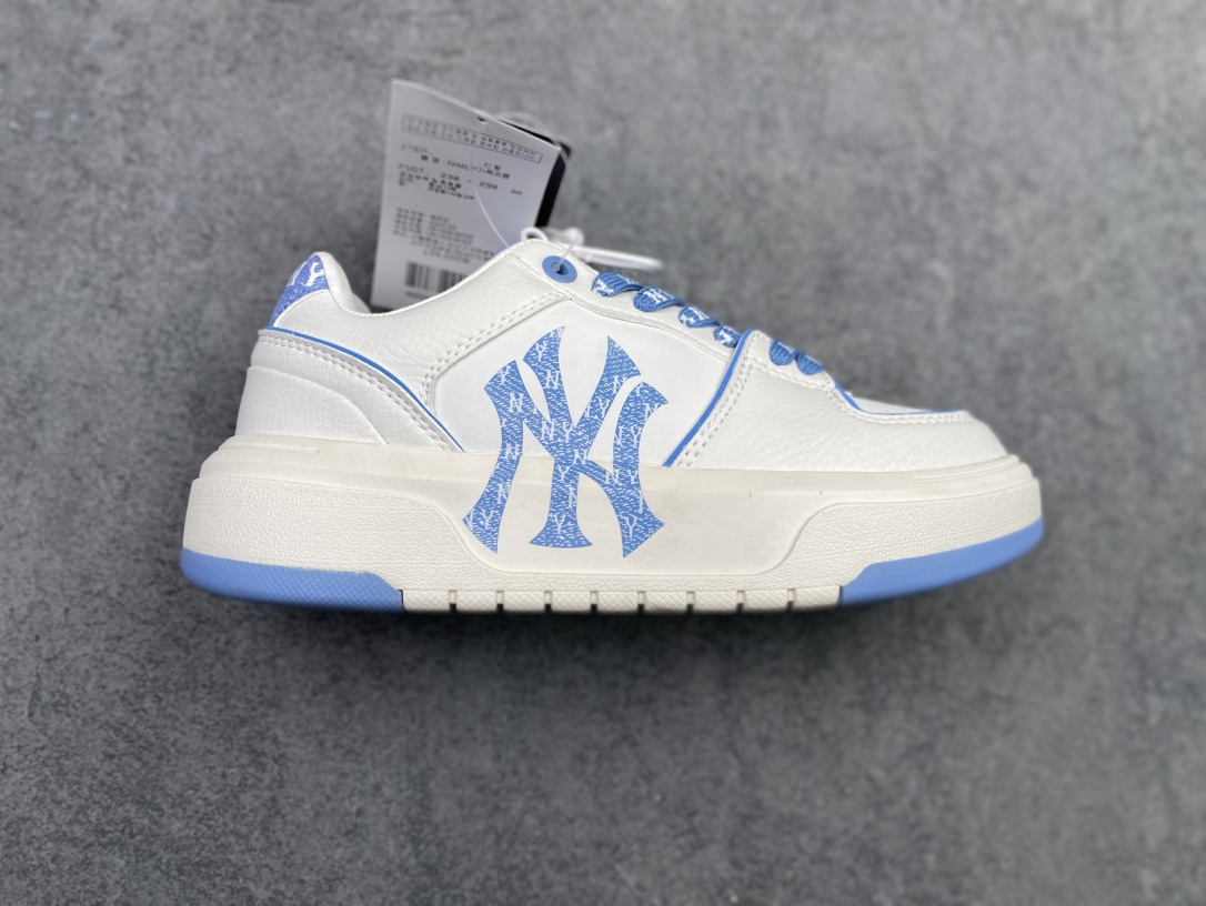 特价💰180
  Korea韩国限定!联乘美国榄球洋基队New York Yankees x MLB Chunky Liner Low 学长鞋系列低帮老爹风轻量增高厚底百搭休闲运动板鞋“米白浅蓝牛仔NY大标”3ASXD025N-50BLS
尺码：35 36 36.5 37.5 38 38.5 39 40 40.5 41 42 42.5 43 44 45h6