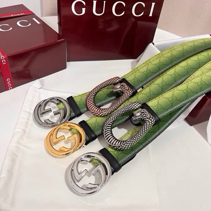 古奇 新款 采用清新淡蓝色调的渐变效果印花，为各项基本功能增添了新的亮点。这款腰带采用带有全面渐变印花效