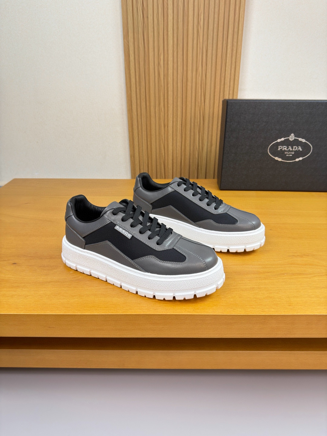 Prada Sneakers 10912