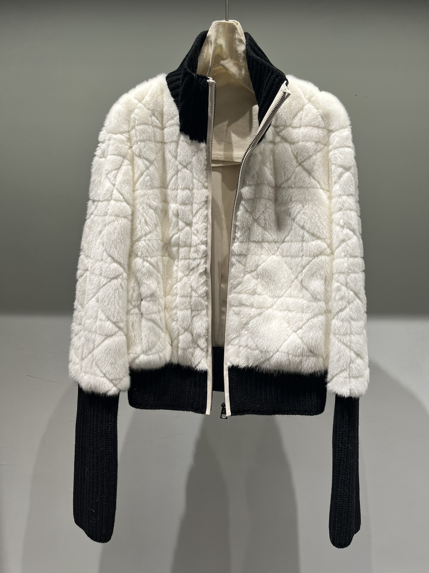 NO:637489,White mink knit, casual warmth, Dior-clothing, dior, alexander wang19860909白貂针织,休闲保暖,迪奥-服装,dior,alexander wang,Women's clothing