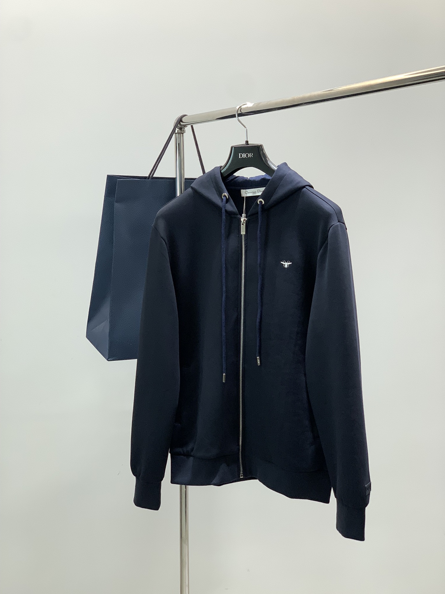 NO:643912,Clothes, pants P, Dior, new autumn products, available at counters simultaneously, simple and fashionable casual round suits, original imported fabrics, comfortable and breathable, top embroidery craft letter pattern logo, original hardware accessories decoration, extremely high grade, unique design, fashionable and handsome upper body!  3 colors recommended, size M-4XL, dior, dior, alexander wang19860909衣服,裤子P,Dior 迪奥, 秋季新品,专柜同步有售,简约时尚休闲圆套装,原版进口面料,舒适透气,顶级刺绣工艺字母图案logo,原版五金辅料装饰,档次极高,独特设计,上身时尚帅气！3色推荐,码数M-4XL,,dior,dior,alexander wang,Men's clothing