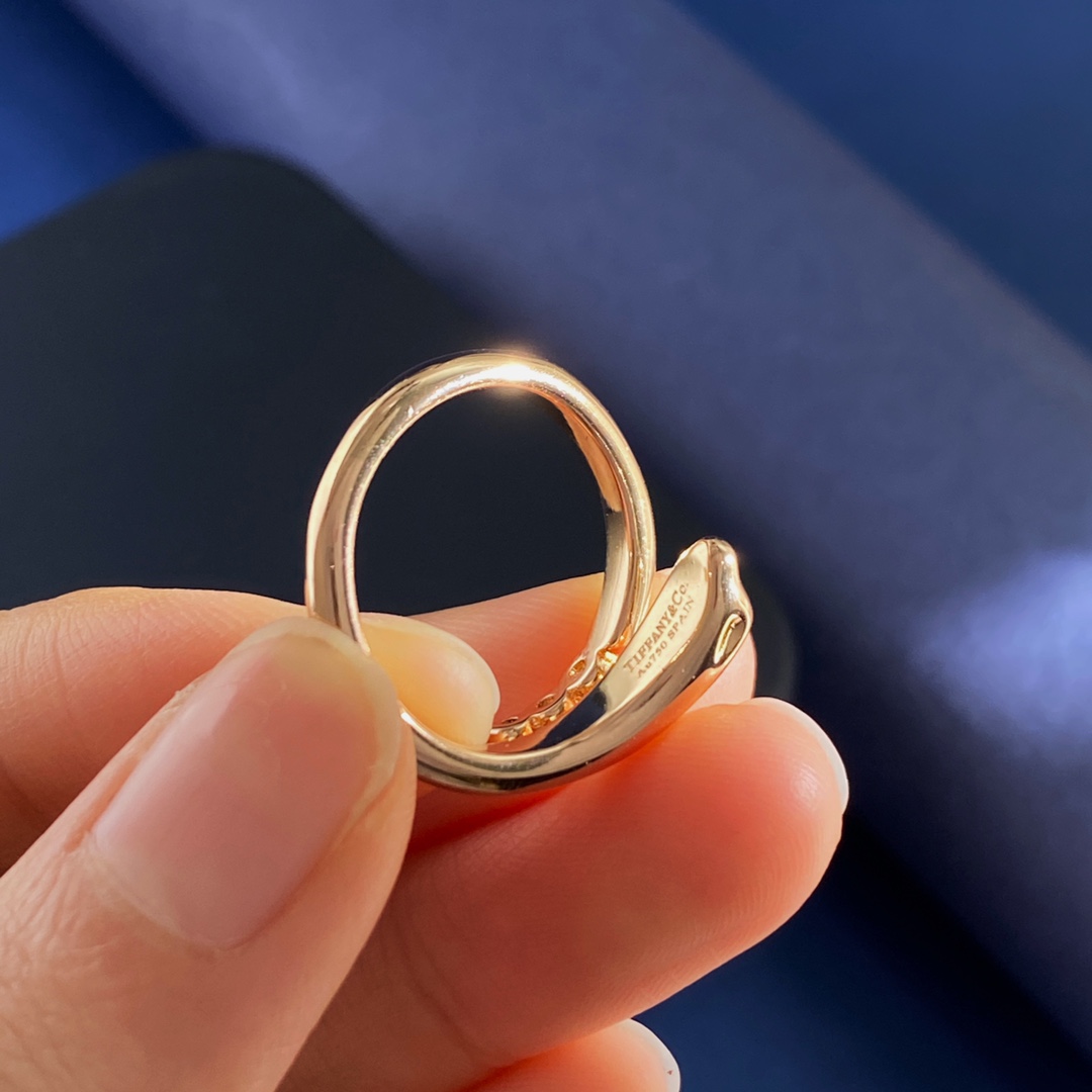 Tiffany & Co. Tiffany蒂芙尼TFN 新款潮流个性snake蛇形尾部镶三颗大小渐变圆钻开口戒指 黄铜材质 金银玫3个色 重约4