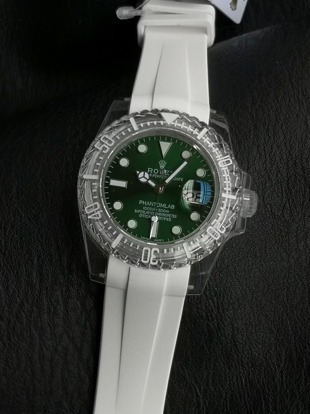 Rolex Submariner Date silver clear green white 40mm Men's Automatic