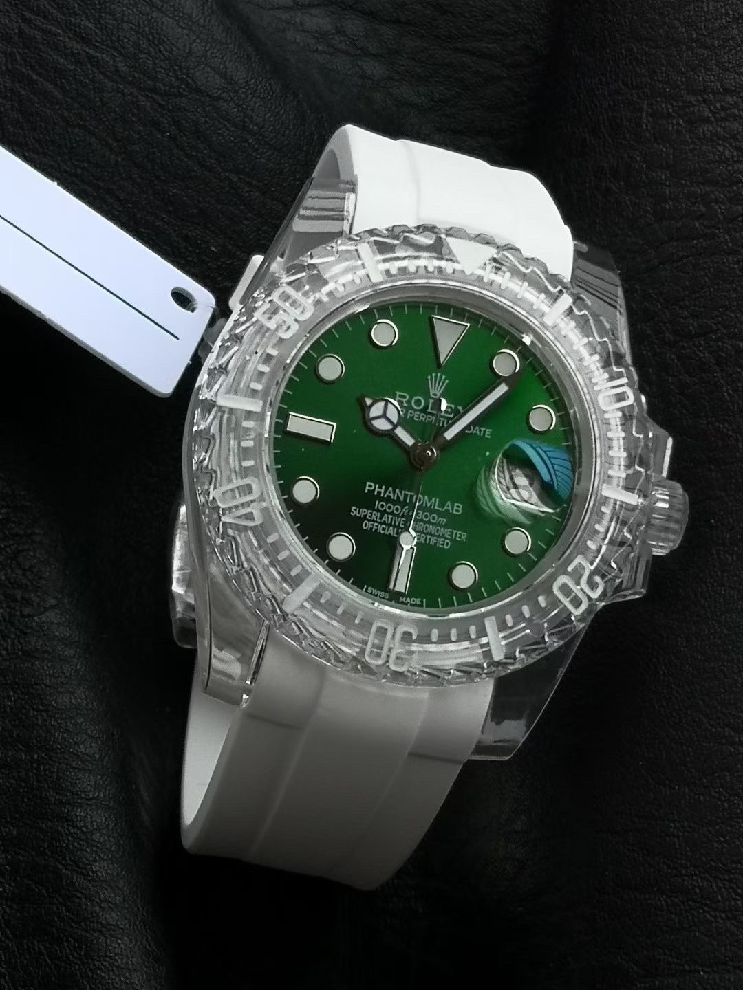Rolex Submariner Date silver clear green white 40mm Men's Automatic