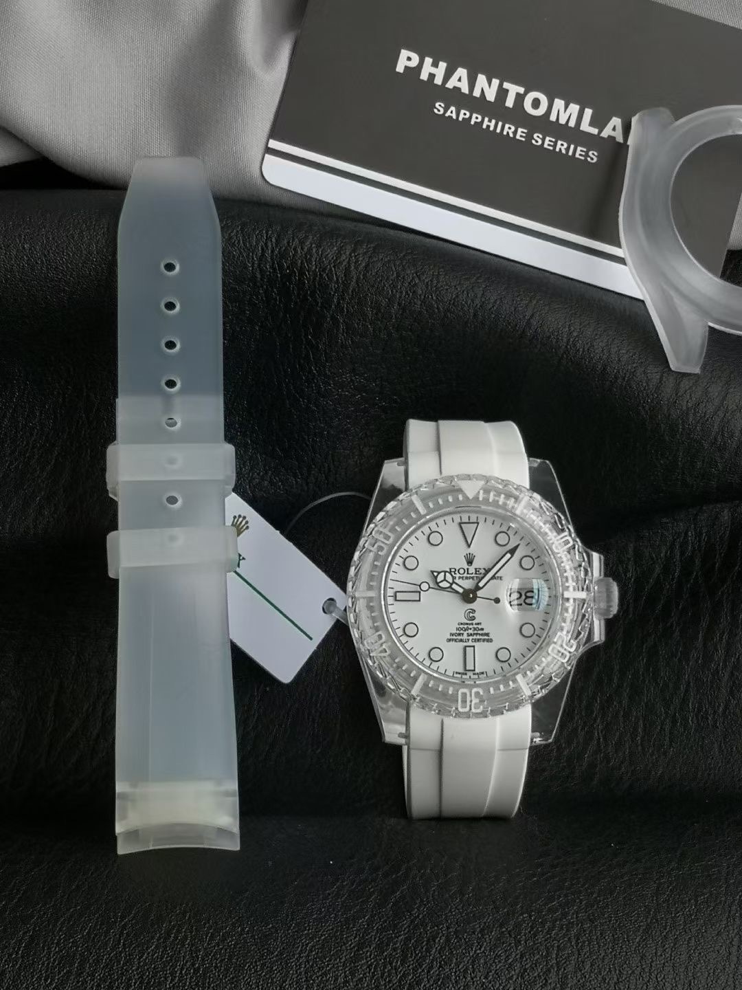 NO:617792,ER’s new product release [ROLEX & PHANTOMLAB joint masterpiece crystal series watch] is coming!  Subvert traditional concepts!  40mm diameter, suitable for both men and women. The entire case is made of materials, which will never turn yellow, is as transparent as new, and is scratch-resistant and wear-resistant!  Equipped with Rolex's classic blue hairspring movement, the travel time is accurate and stable. The automatic mechanical back-through design allows the movement of the movement to be seen at a glance. Every time you appreciate it, you will admire the ingenuity!  A variety of dials are available, each one is carefully designed to show unique personality and fashion taste. The bezel and dial are equipped with super ice blue luminous light!  It is equipped with the top imported TPE fluoroplastic strap on the market and has the same finely ground buckle as the original version and will never turn yellow!  (You will receive a pair of translucent straps of the same material when you place an order) ER boutiques are on sale in limited quantities, welcome to appreciate them!  It took half a year to pursue the beauty of details and create an unconstrained work, releasing its unique charm!  ,,tom ford,rolex19860909ER新品发布【ROLEX&PHANTOMLAB联名力作水晶系列腕表】强势来袭！颠覆传统概念！ 40mm表径,男女皆宜,表壳通体采用材料,有永不发黄,通透如新,抗刮耐磨的特质！ 搭载劳力士经典蓝游丝机芯,走时精准稳定,自动机械背透设计,让机芯的运转一览无余,每一次欣赏,都是对匠心独运的赞叹！ 多种表盘可选,每一款都是精心设计,展现独特的个性与时尚品味,表圈、表盘都配备超强冰蓝夜光！ 配套市面顶级进口TPE氟胶表带与原版一致精磨表扣,永不变黄！（下单即送同材质半透明表带一副） ER精品限量发售,欢迎品鉴！历时半年追求细节之美,天马行空之作,释放与众不同的魅力！,,tom ford,rolex,Watch