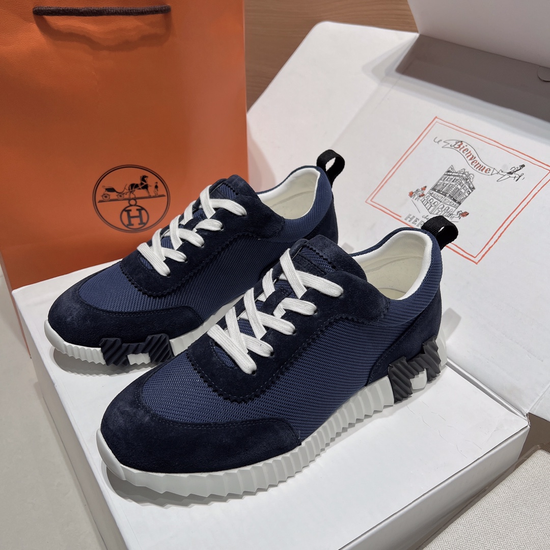 NO:668722,herme…sss25 new arrival~ The most popular couple’s style at the counter, the first choice for H family’s distribution!  It is a classic Hermès model. It comes out in many colors every season. It is definitely one of the most worth buying products. If you have ever met a god or goddess, don’t miss it!  !  It is super light and comfortable. It is not tiring after walking for a long time. It is not expensive. There is a small loop on the back to assist in wearing shoes. Top quality 35-44, can be customized 45 46 Men's 20, casual shoes/sports shoes, hermes, hermes, sneakers19860909herme…s ss25 new arrival～ 专柜大热情侣款,H家配货首选鞋履！ 是爱马仕经典款 每一季都会出很多颜色 绝对是最值得买的配货之一 有遇到的男神女神!真的不要错过！！ 他超轻、超舒适 走久不累、价格不贵 后面还有个辅助穿鞋的小圈 顶级精品 35-44,可定做45 46 男款20,休闲鞋/运动鞋,hermes,hermes,sneakers,Women's Shoes