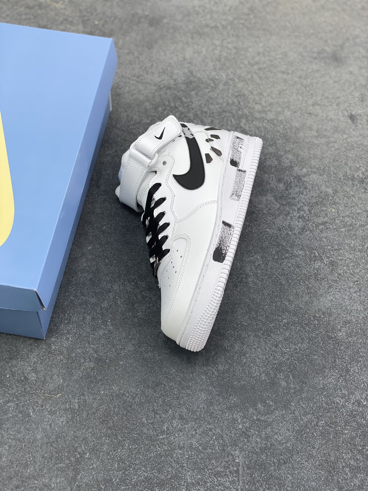 图片[7]-Nike Air Force 1 Low’07 泼墨 喷绘 空军一号中帮休闲板鞋 定制皮料 原厂3D打印 定制鞋盒 原楦原纸板 纯正空军版型 内置全掌气垫 货号：ZH0316-144 尺码：36 36.5 37.5 38 38.5 39 40 40.5 41 42 42.5 43 44 44.5 45-选品中心