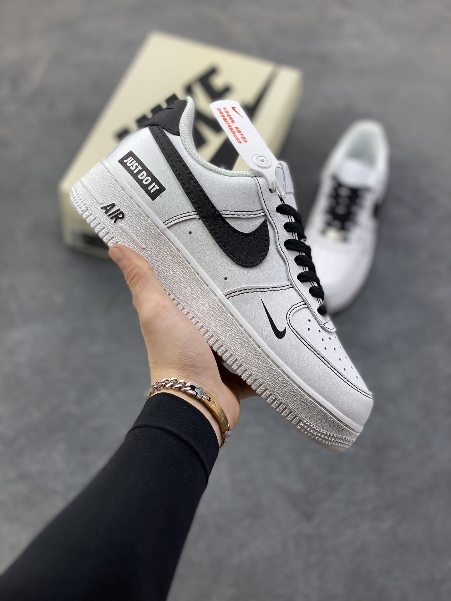 NIke Air Force 1 ‘07 Low 空军一号低帮 运动鞋 休闲鞋 折边针车 工艺难度大 原楦头原纸板 原装鞋盒 定制五金配件 内置全掌气垫 原厂鞋底 货号：CW2288-021 尺码：36 36.5 37.5 38 38.5 39 40 40.5 41 42 42.5 43 44 44.5 45-选品中心