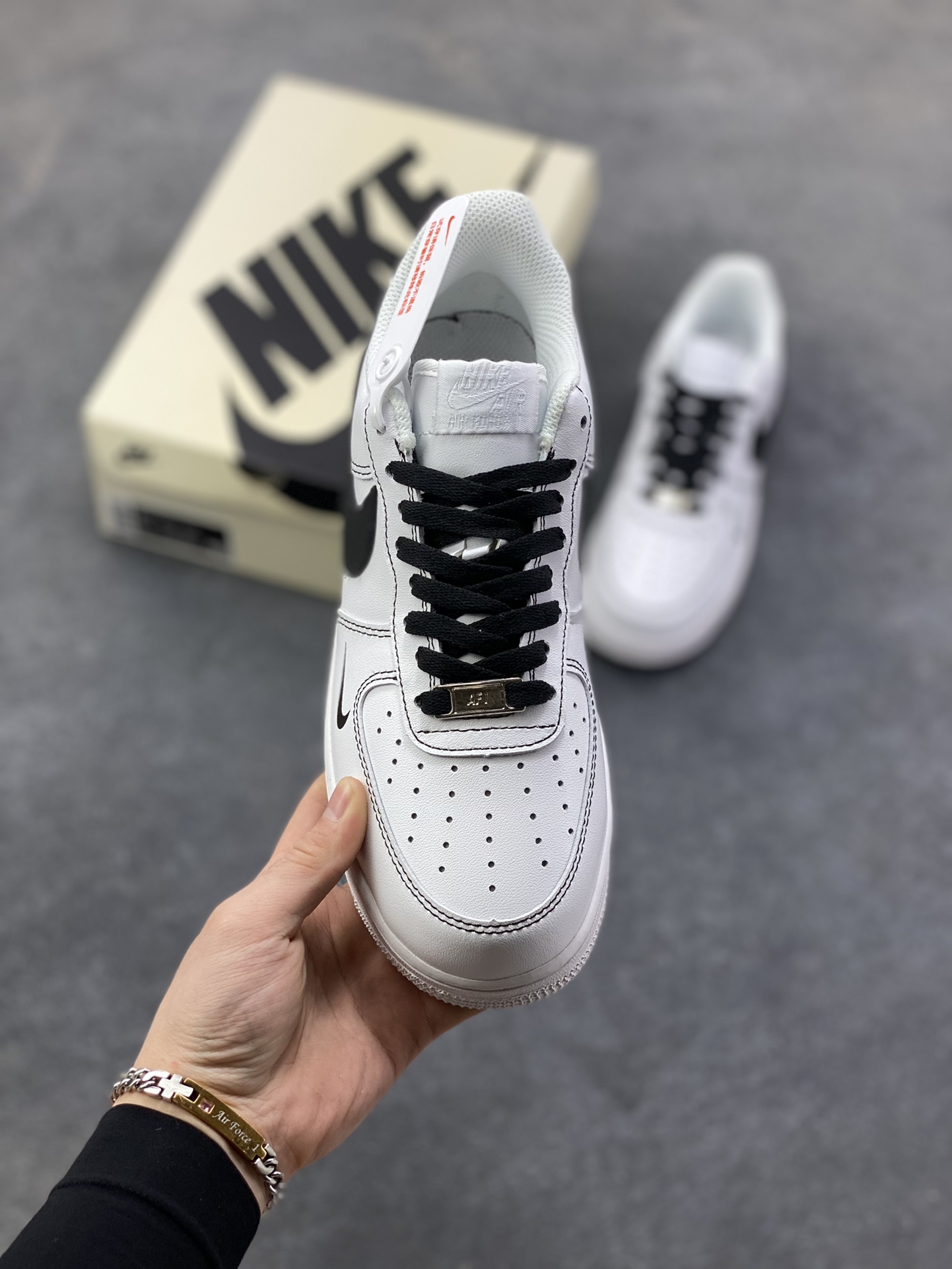 图片[2]-NIke Air Force 1 ‘07 Low 空军一号低帮 运动鞋 休闲鞋 折边针车 工艺难度大 原楦头原纸板 原装鞋盒 定制五金配件 内置全掌气垫 原厂鞋底 货号：CW2288-021 尺码：36 36.5 37.5 38 38.5 39 40 40.5 41 42 42.5 43 44 44.5 45-选品中心