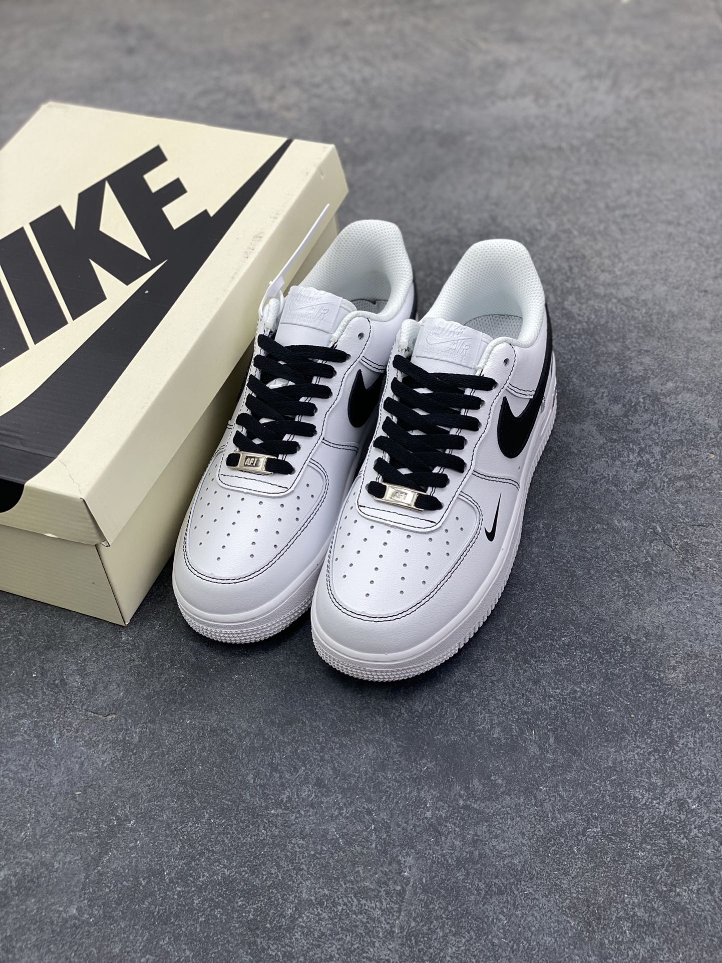 图片[8]-NIke Air Force 1 ‘07 Low 空军一号低帮 运动鞋 休闲鞋 折边针车 工艺难度大 原楦头原纸板 原装鞋盒 定制五金配件 内置全掌气垫 原厂鞋底 货号：CW2288-021 尺码：36 36.5 37.5 38 38.5 39 40 40.5 41 42 42.5 43 44 44.5 45-选品中心