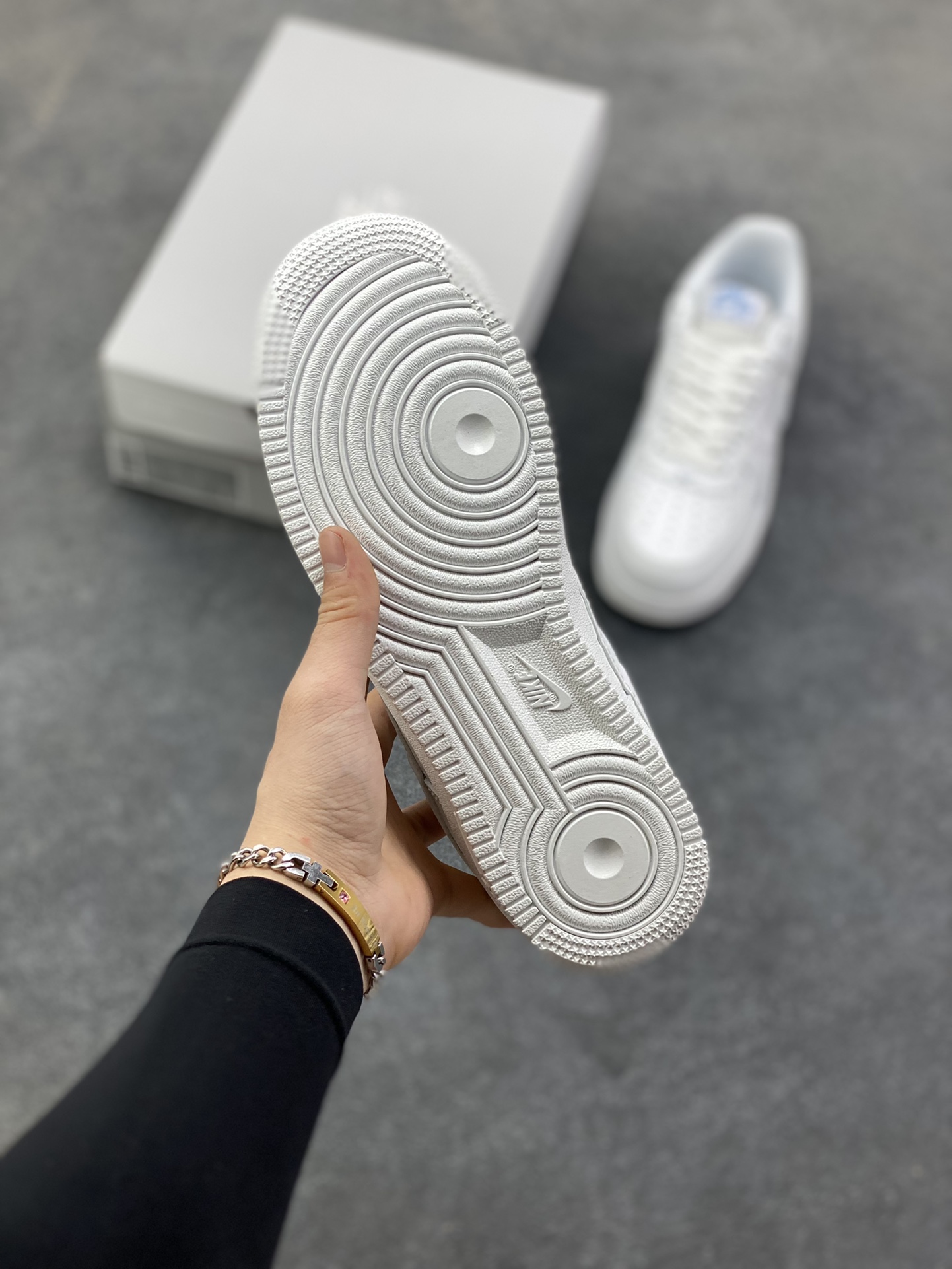 图片[5]-NIke Air Force 1 ‘07 Low 空军一号低帮 运动鞋 休闲鞋 折边针车 工艺难度大 原楦头原纸板 原装鞋盒 定制五金配件 内置全掌气垫 原厂鞋底 货号：IH4475-100 尺码：36 36.5 37.5 38 38.5 39 40 40.5 41 42 42.5 43 44 44.5 45-选品中心