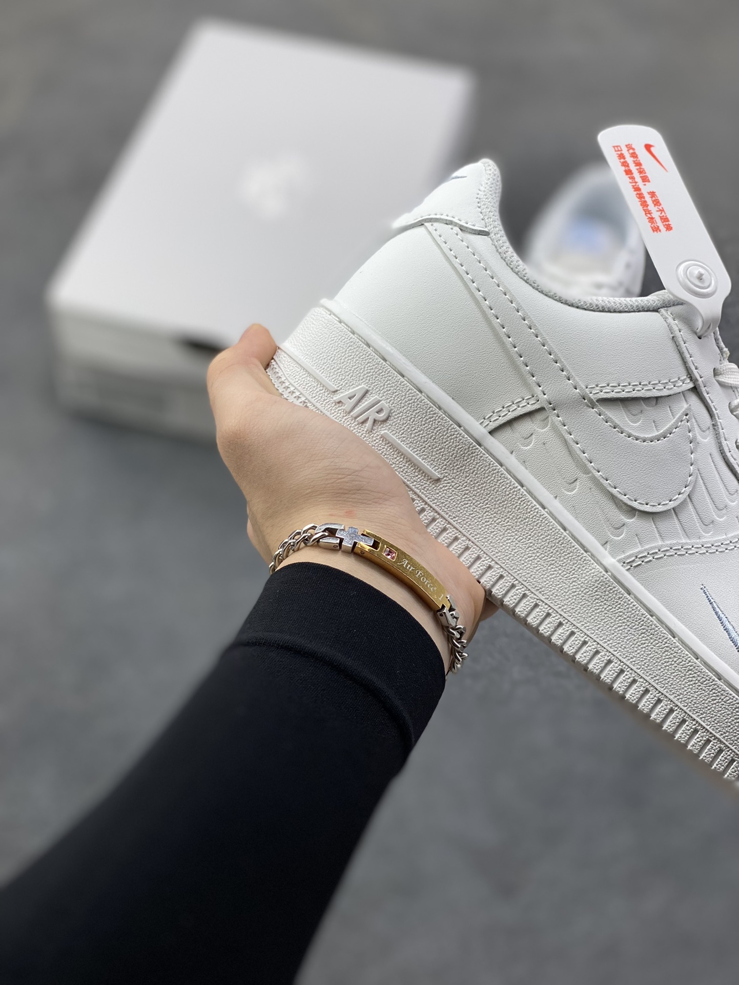 图片[6]-NIke Air Force 1 ‘07 Low 空军一号低帮 运动鞋 休闲鞋 折边针车 工艺难度大 原楦头原纸板 原装鞋盒 定制五金配件 内置全掌气垫 原厂鞋底 货号：IH4475-100 尺码：36 36.5 37.5 38 38.5 39 40 40.5 41 42 42.5 43 44 44.5 45-选品中心