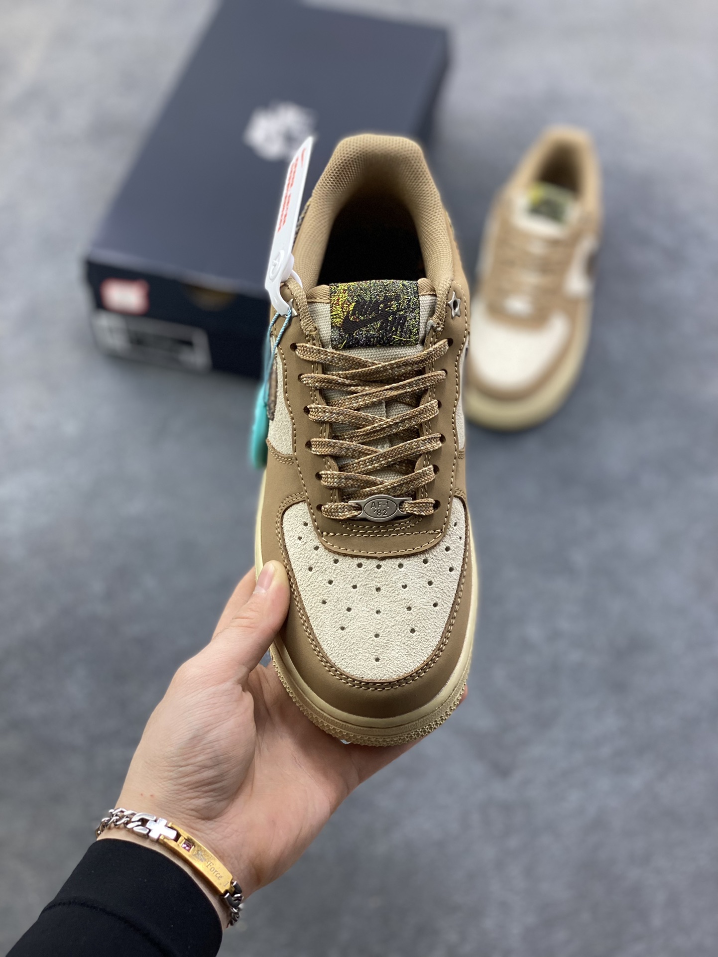 图片[2]-NIke Air Force 1 ‘07 Low 空军一号低帮 运动鞋 休闲鞋 折边针车 工艺难度大 原楦头原纸板 原装鞋盒 定制五金配件 内置全掌气垫 原厂鞋底 货号：IO9803-200 尺码：36 36.5 37.5 38 38.5 39 40 40.5 41 42 42.5 43 44 44.5 45-选品中心