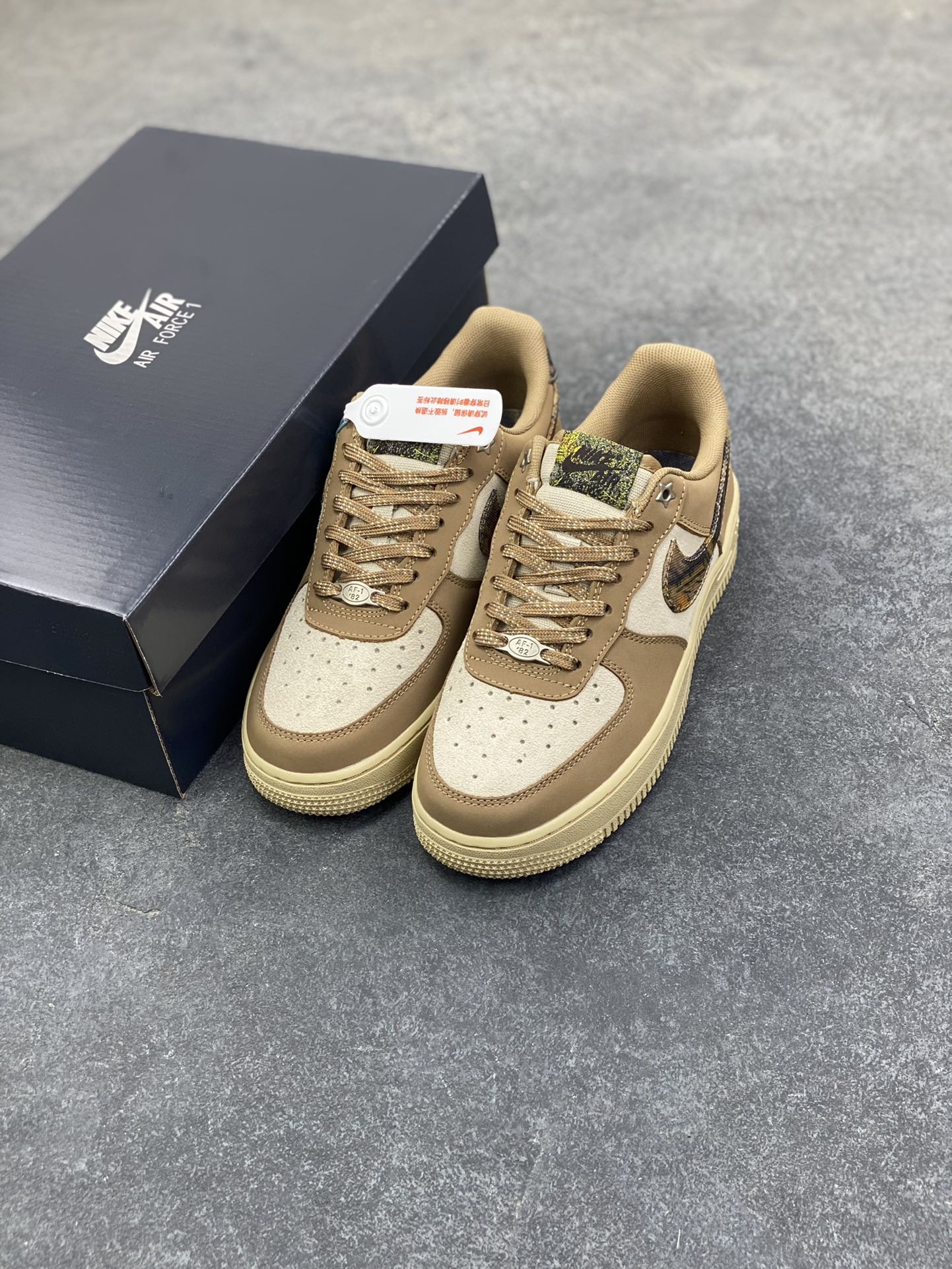 图片[8]-NIke Air Force 1 ‘07 Low 空军一号低帮 运动鞋 休闲鞋 折边针车 工艺难度大 原楦头原纸板 原装鞋盒 定制五金配件 内置全掌气垫 原厂鞋底 货号：IO9803-200 尺码：36 36.5 37.5 38 38.5 39 40 40.5 41 42 42.5 43 44 44.5 45-选品中心