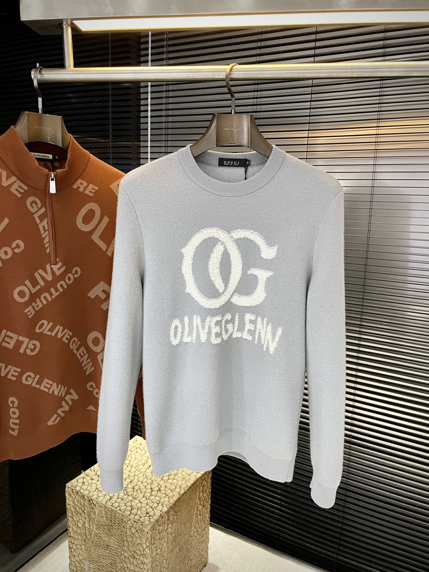 NO:626511,P Gucc (Gujia) new autumn and winter sweaters. This year’s latest fabric is imported first-class sheep wool fabric. It is simple, elegant and easy to match. The combination is personalized and fashionable, which means you don’t have to think for too long about what to wear when you wake up in the morning. You can never go wrong with simple casual wear. It is full of fashion when worn with multiple layers!  Sizes M to XXXL next day shipping,,gucci,gucci,sweaters,alexander wang19860909P  Gucc（古家）秋冬季新品毛衣,今年最新面料采用进口一等品绵羊毛面料,简单大方易搭配 搭配个性时尚,就是你早上起来不用思考太久要穿什么.而简单休闲永远不会出错.穿出多层次感潮犯十足！尺码 M一XXXL 隔天出货,,gucci,gucci,sweaters,alexander wang,Men's clothing