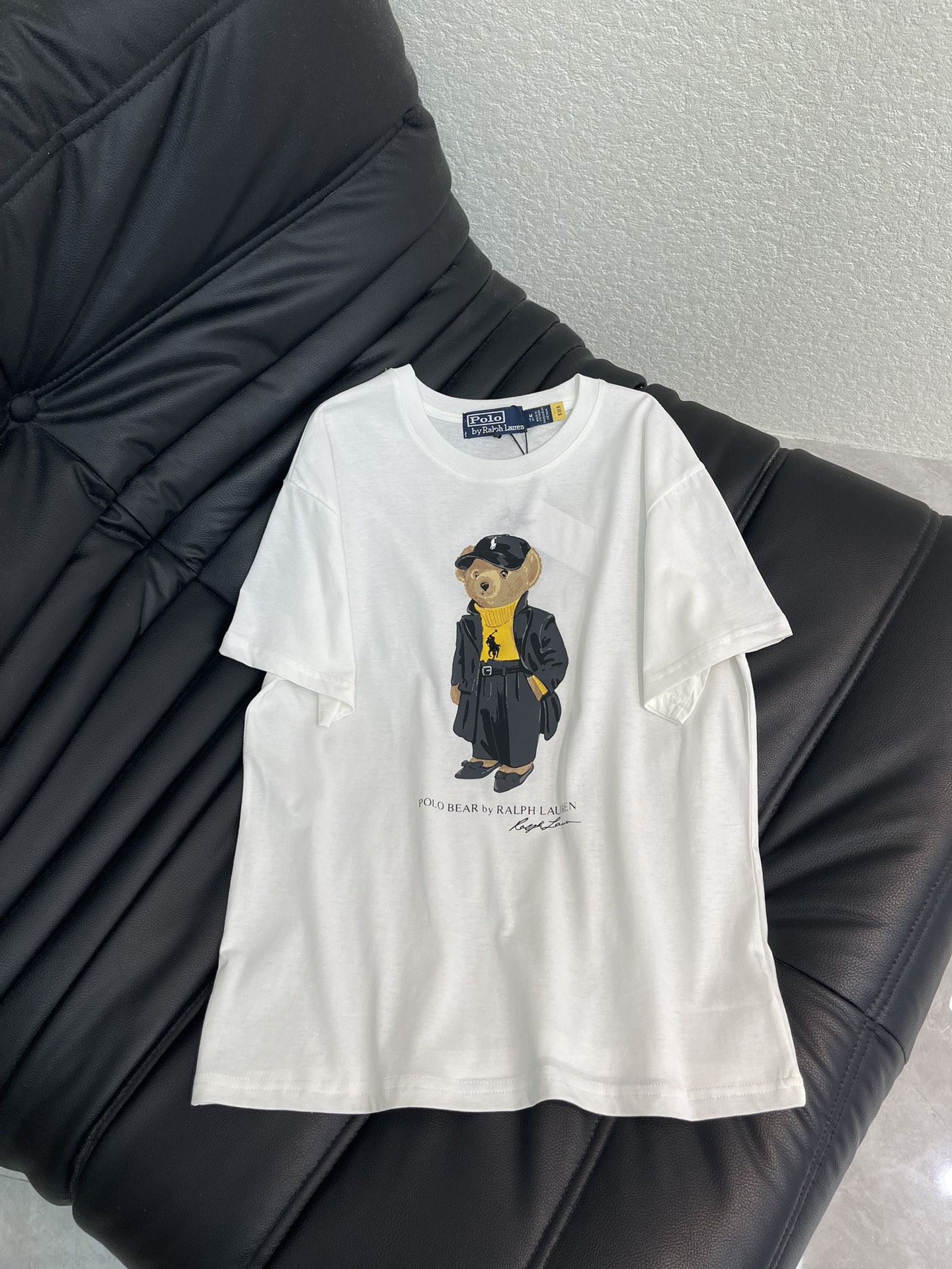 NO:649739,aRalph Laure*26 early spring new product POLO bear embroidered sweater short-sleeved T-shirt. Pure cotton fabric. High-density fashionable sports style. Every daily wear. Playful and age-reducing design elements full of vitality. High quality. Sizes SML, loro piana, sweaters, T-shirt, tees, t-shirt, alexander wang19860909aRalph Laure*拉夫*26早春新品POLO小熊刺绣毛衣短袖T恤 纯棉面料 高密度时髦运动风 每个日常的穿搭 俏皮减龄充满元气的设计元素 高品质 尺码SML,,loro piana,sweaters,T-shirt,tees，t-shirt,alexander wang,Women's clothing