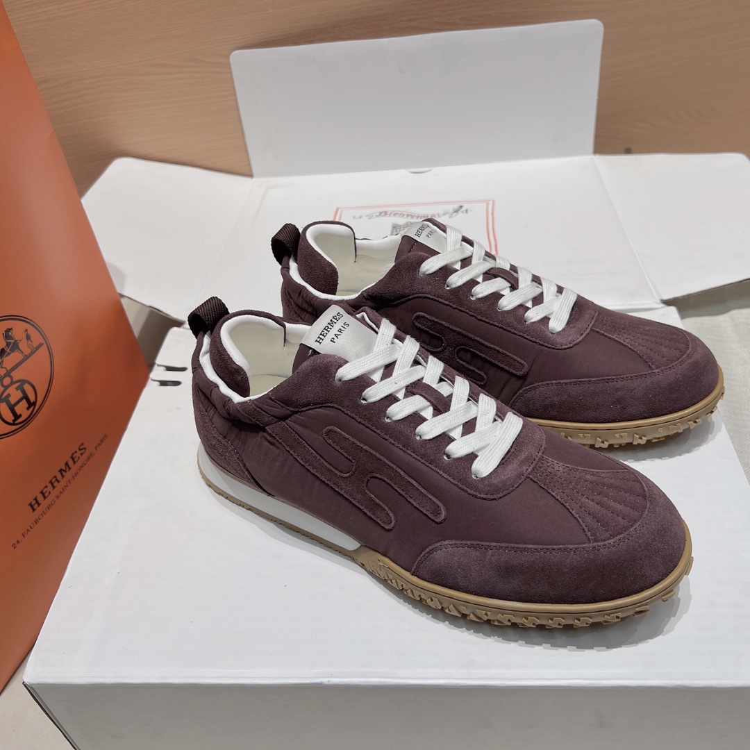 NO:668717,HERME...S classic casual formal wear series, 24 new colors, classic shoe style, with full cowhide upper. Can be worn by couples. It is more fashionable and easier to match than ordinary casual shoes, a fashion must-have!  Sheepskin lining, soles imported from Italy!  Original packaging!  Top quality women's models 35-39 can be ordered in size 40.41. Men's models 39-43 can be ordered in size 44.45. Men's models 20, casual shoes/sports shoes, hermes, sneakers, cowhide, sheepskin19860909HERME…S 经典休闲正装系列 24新色 经典鞋型 搭配全牛皮鞋面.情侣可穿. 比普通休闲鞋时髦好搭配,时尚必备品！ 内里羊皮 ,鞋底意大利进口材料！ 原版包装！ 顶级精品女款35-39可定40.41码  男款39-43可定44.45码 男款20,休闲鞋/运动鞋,hermes,sneakers,cowhide,sheepskin,Women's Shoes