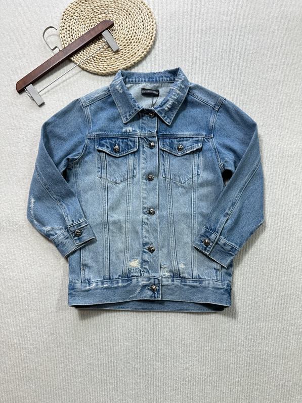 NO:649103,CH Chrome Hearts 25 new autumn and winter style distressed blue denim jacket, trendy street style, classic lapel + long sleeve design, overall loose fit, with pink foam decorative pattern printed on the back, suitable for daily outings, trendy wear, and casual gatherings. Size sml,, chrome hearts, jackets & coats, alexander wang19860909CH克罗心 25秋冬新款 做旧蓝牛仔夹克,潮流街头风,经典翻领+长袖设计,整体是偏宽松的版型,后背印有粉色发泡装饰图案,日常出街、潮流穿搭、休闲聚会都很合适 码数sml,,chrome hearts,jackets & coats,alexander wang,Women's clothing