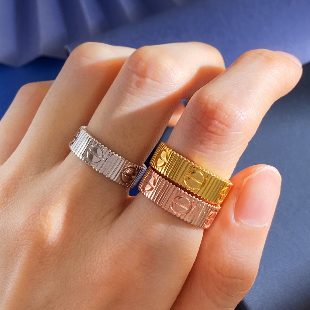 Cartier 卡地亚Cartier LOVE螺丝钉印金属光面戒指 黄铜材料 金银玫3个色 6789码 重约4