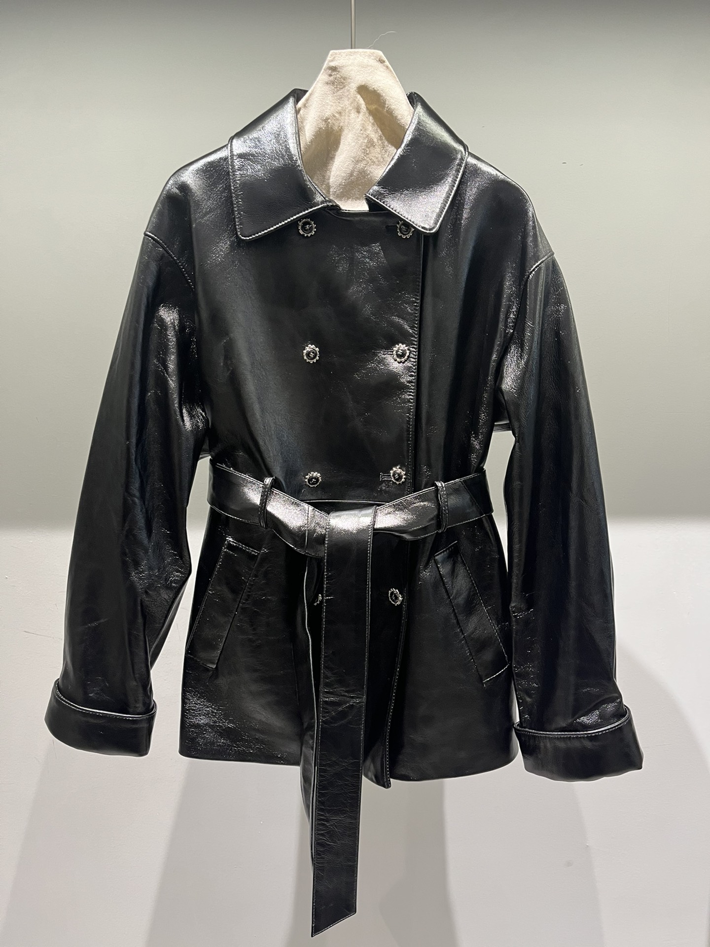 NO:639209,Chanel customized sheepskin jacket, with its own gloss, original buttons and lining, Chanel-clothing, chanel, jackets & coats, sheepskin, alexander wang19860909香奈儿定制羊皮外套,自带光泽度,原版纽扣和里布,香奈儿-服装,chanel,jackets & coats,sheepskin,alexander wang,Women's clothing