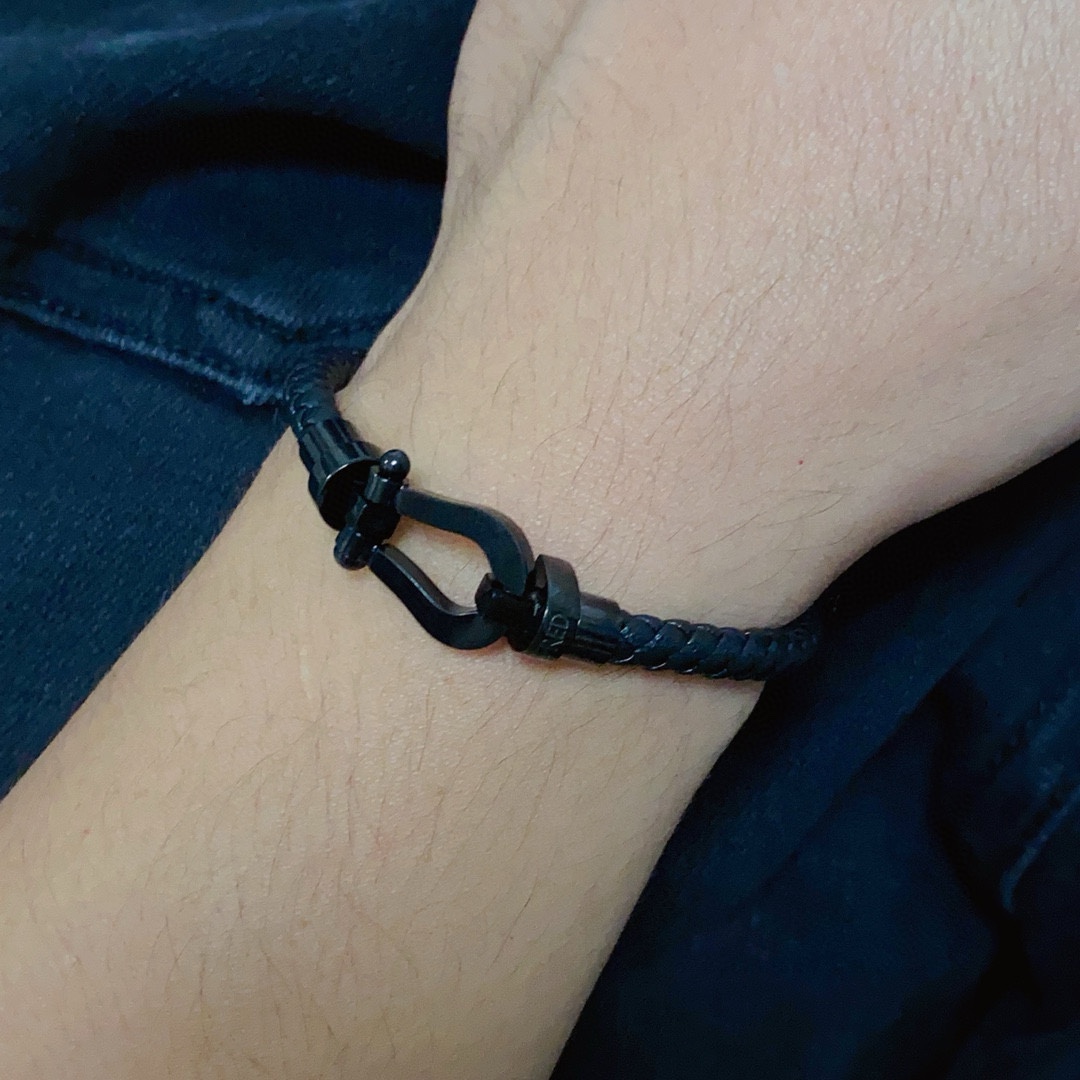 NO:642295,The new Fred Fred color black warrior genuine leather black leather rope diamond-free bracelet bracelet bracelet high-end customization exclusive debut top quality very cost-effective stainless steel with logo and color retention almost no chance of collision Fried chicken looks good and versatile simple nice unisex style for men and women in three sizes of 17, 19 and 21cm for couples, boutique jewelry, bracelet, bracelet19860909新款fred费雷德彩色黑武士真皮黑皮绳无钻手链手镯手绳高端定制 独家首发 顶级性价比很高 带Logo精钢保色撞款几率几乎没有 炒鸡好看百搭 简单nice 男女中性款情侣款码数17、19、21cm三个尺寸,饰品精品,bracelet,bracelet,Jewelry