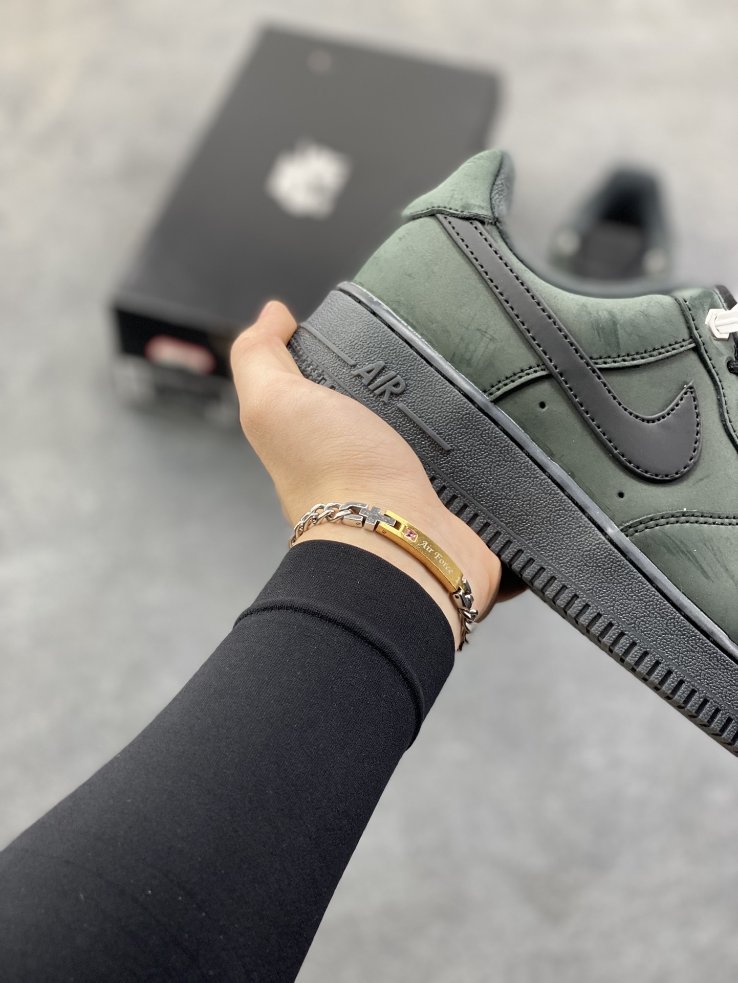 图片[6]-Nike Air Force 1 Low 墨绿黑 空军一号低帮运动休闲板鞋 原楦头原纸板 打造纯正空军版型 专注外贸渠道 全掌内置蜂窝气垫 原盒配件 原厂中底钢印、拉帮完美 货号：CJ9179-001 尺码：36 36.5 37.5 38 38.5 39 40 40.5 41 42 42.5 43 44 44.5 45 46-选品中心