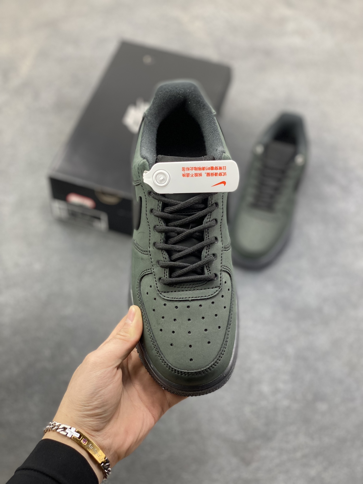图片[2]-Nike Air Force 1 Low 墨绿黑 空军一号低帮运动休闲板鞋 原楦头原纸板 打造纯正空军版型 专注外贸渠道 全掌内置蜂窝气垫 原盒配件 原厂中底钢印、拉帮完美 货号：CJ9179-001 尺码：36 36.5 37.5 38 38.5 39 40 40.5 41 42 42.5 43 44 44.5 45 46-选品中心