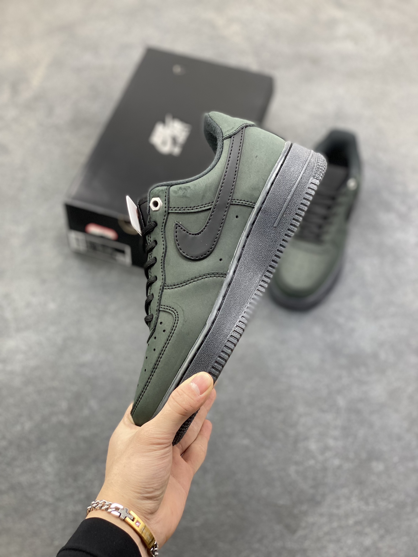 图片[3]-Nike Air Force 1 Low 墨绿黑 空军一号低帮运动休闲板鞋 原楦头原纸板 打造纯正空军版型 专注外贸渠道 全掌内置蜂窝气垫 原盒配件 原厂中底钢印、拉帮完美 货号：CJ9179-001 尺码：36 36.5 37.5 38 38.5 39 40 40.5 41 42 42.5 43 44 44.5 45 46-选品中心
