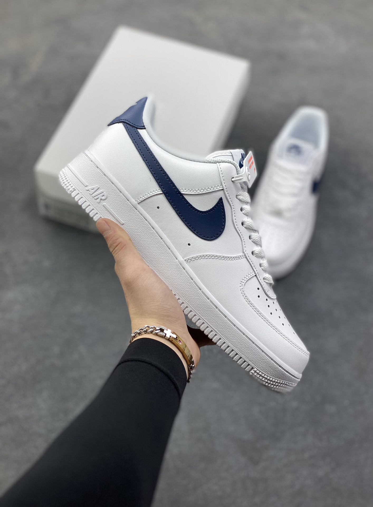 NIke Air Force 1 ‘07 Low 空军一号低帮 运动鞋 休闲鞋 折边针车 工艺难度大 原楦头原纸板 原装鞋盒 定制五金配件 内置全掌气垫 原厂鞋底 货号：FJ4146-119 尺码：36 36.5 37.5 38 38.5 39 40 40.5 41 42 42.5 43 44 44.5 45-选品中心