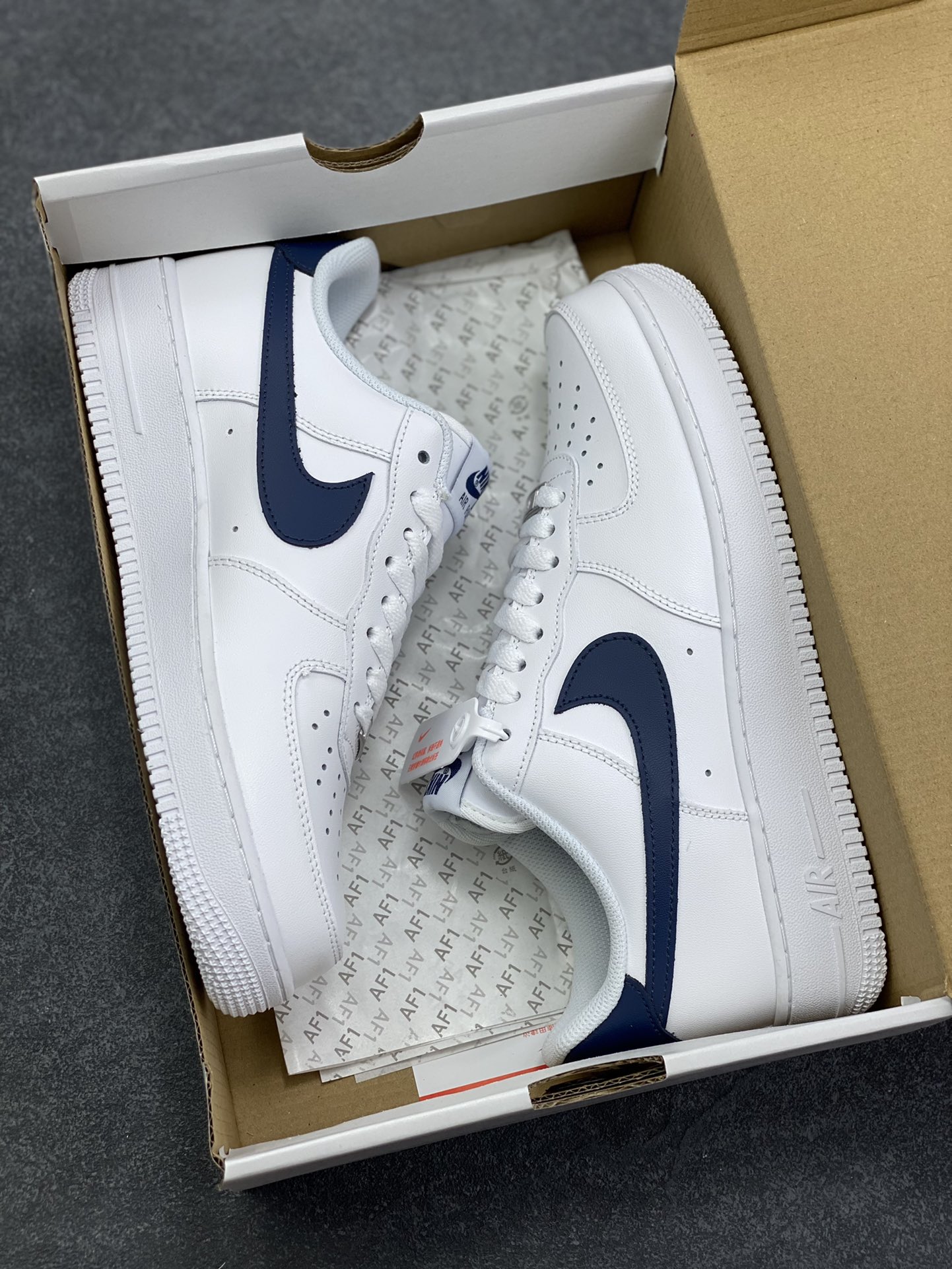 图片[9]-NIke Air Force 1 ‘07 Low 空军一号低帮 运动鞋 休闲鞋 折边针车 工艺难度大 原楦头原纸板 原装鞋盒 定制五金配件 内置全掌气垫 原厂鞋底 货号：FJ4146-119 尺码：36 36.5 37.5 38 38.5 39 40 40.5 41 42 42.5 43 44 44.5 45-选品中心