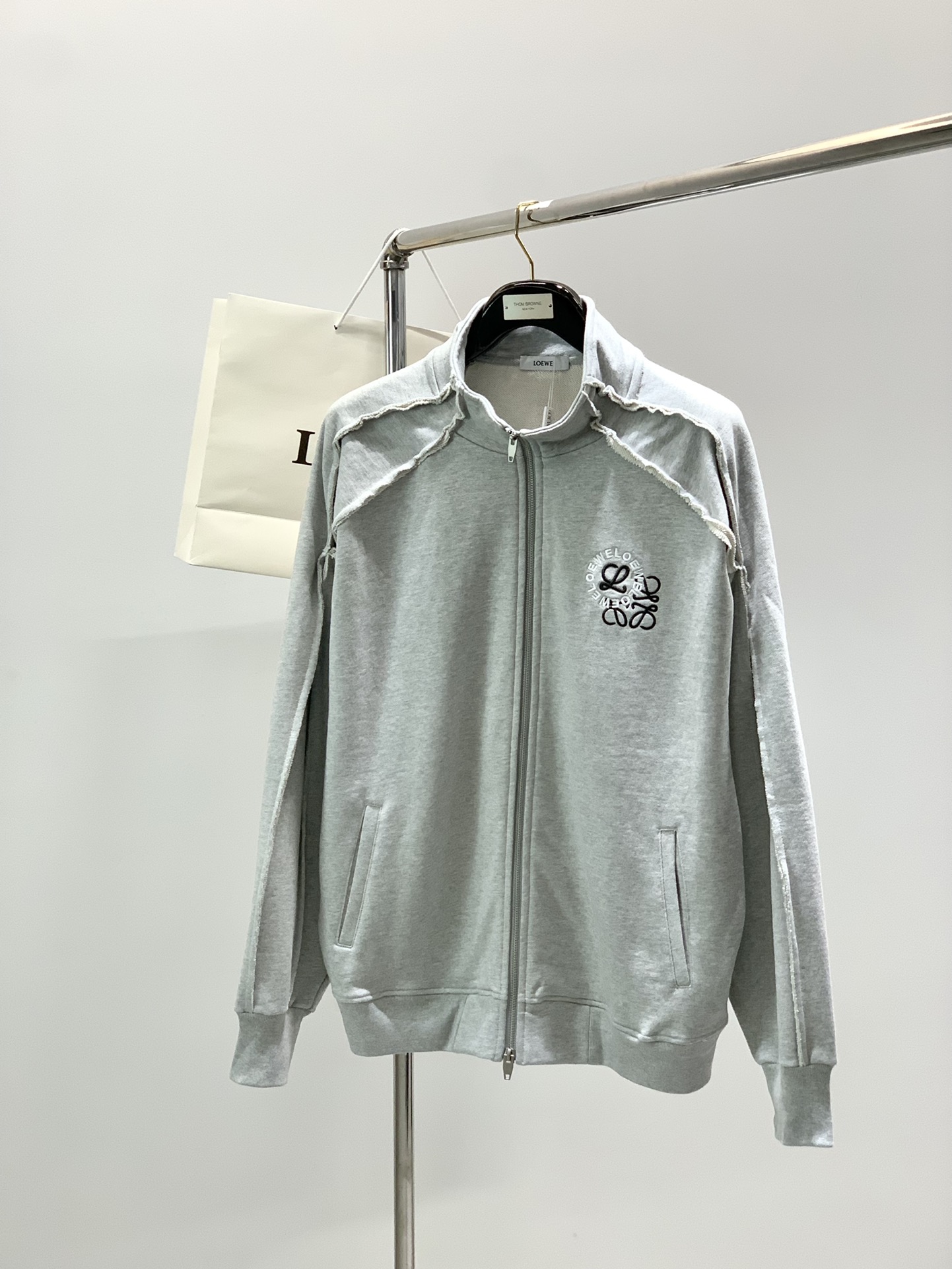 Loewe 2025 Fall/Winter Fashionable and Comfortable Men’s Casual Set