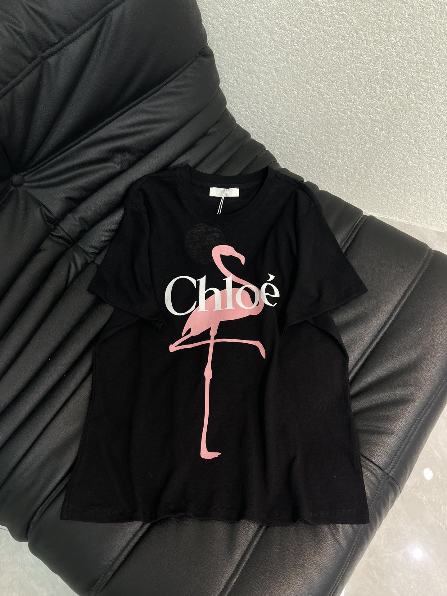 NO:653543,2026 new product Ch early spring new round neck T-shirt; made of cotton fabric with soft and delicate texture; custom-made washed wheat accessories. The loose version makes the upper body comfortable and good-looking!  SML,,tees,t-shirt,alexander wang198609092026新品Ch早春新款圆领T恤；采用棉面料质感柔软细腻；定制洗水麦辅料齐.版型宽松上身效果舒适好看！ SML,,tees，t-shirt,alexander wang,Women's clothing