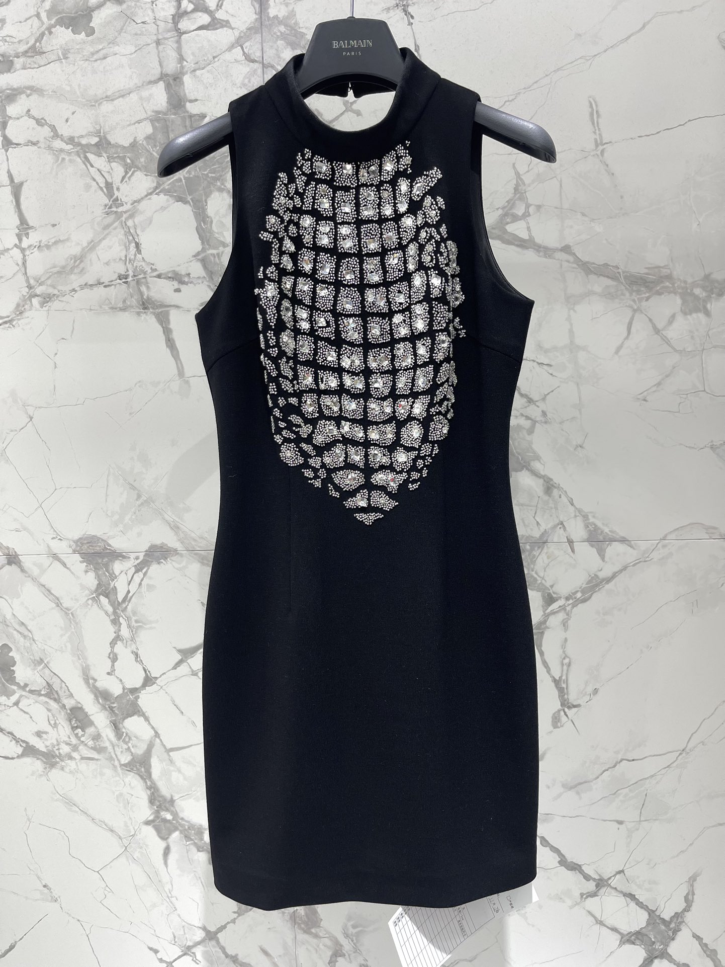 Черное вечернее платье с декором из страз Balmain