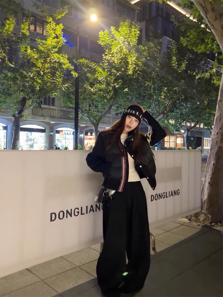 THOM BROWNE 汤姆布朗 TB🌺女款高版本，网红爆款折叠半高领女款羽绒服（含白鸭绒90%）  \