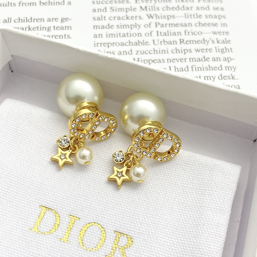 Dior DIOR耳钉 款火爆上新