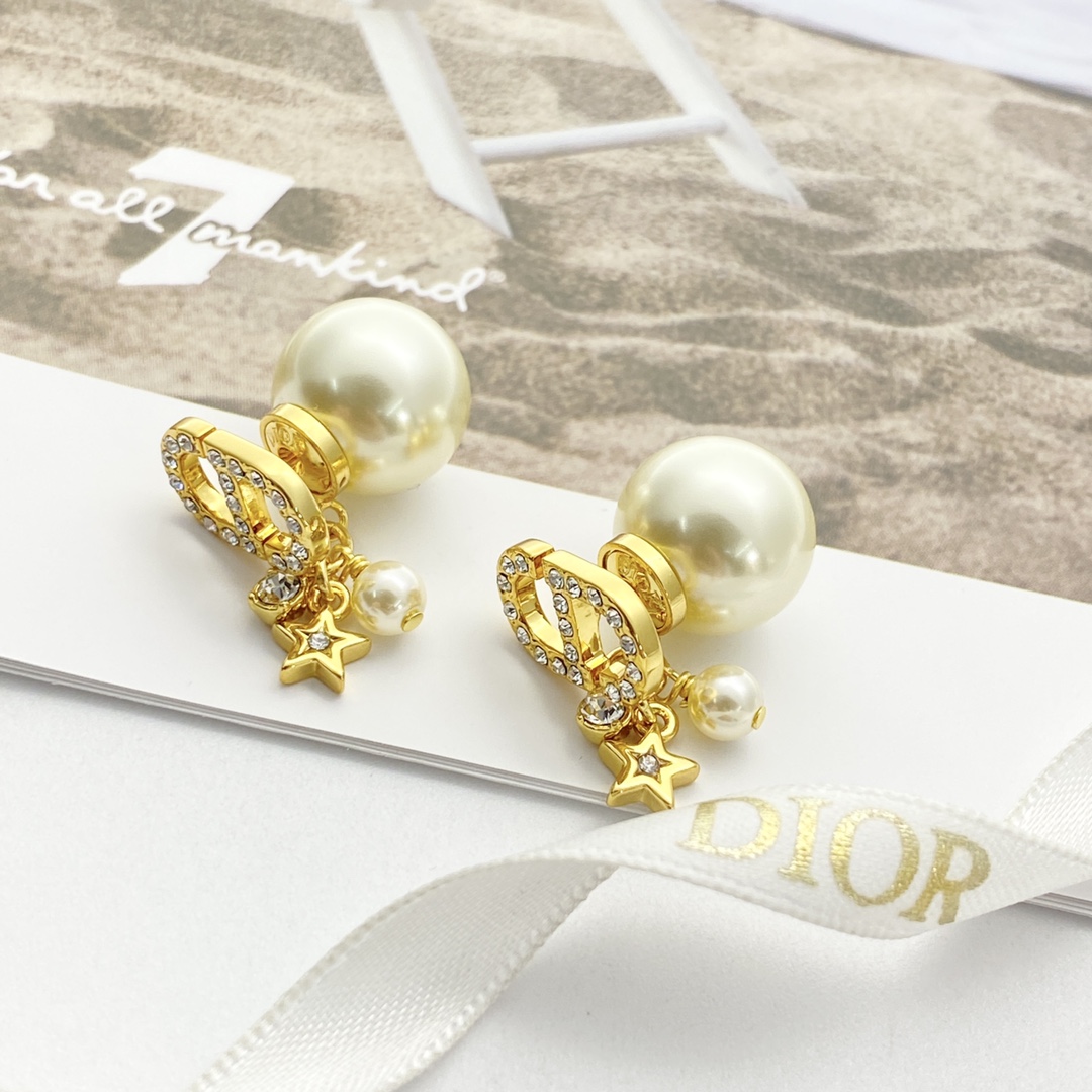 Dior DIOR耳钉 款火爆上新