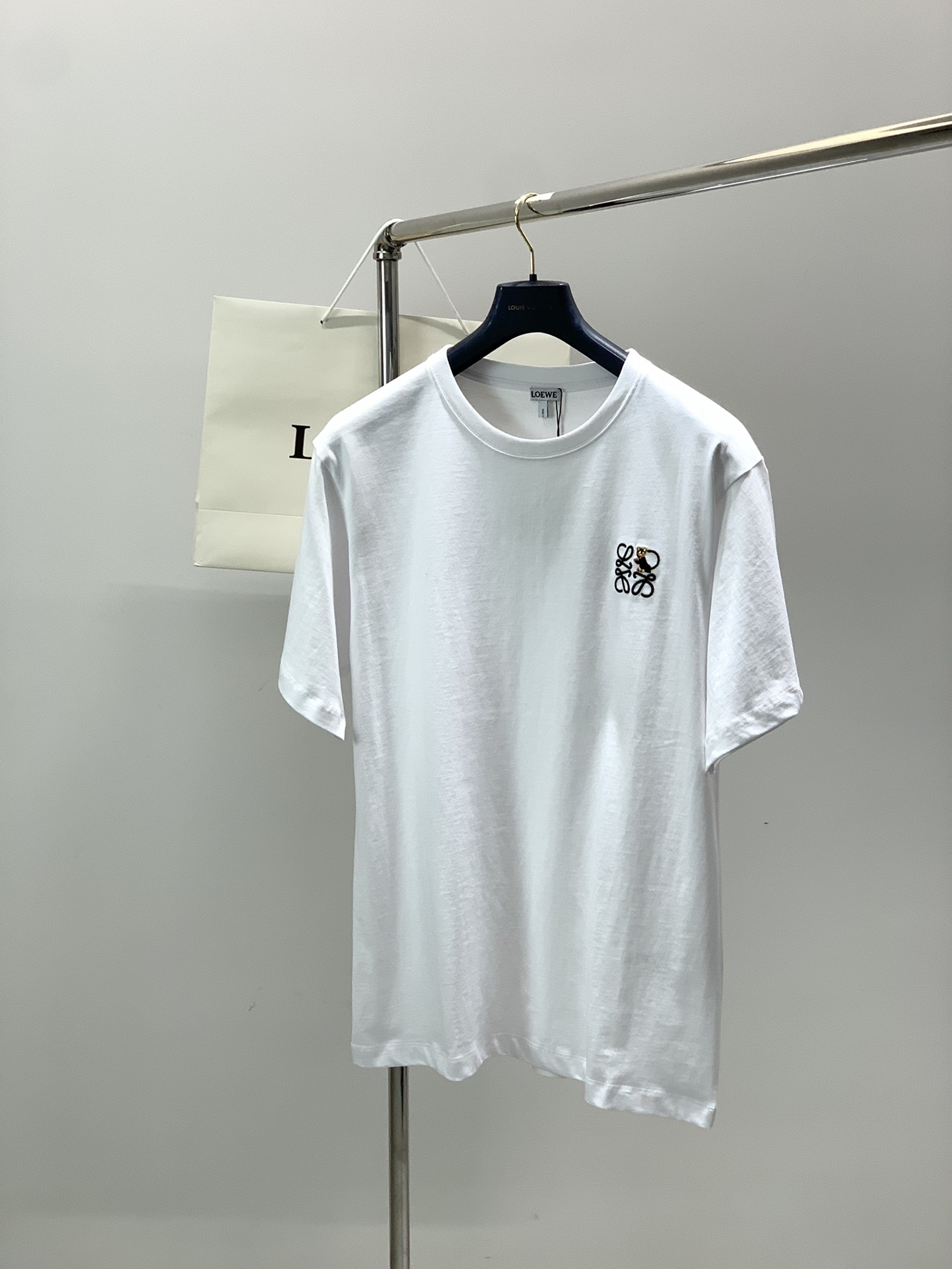 Loewe Embroidered Logo T-Shirt – Classic Fit, Breathable Cotton