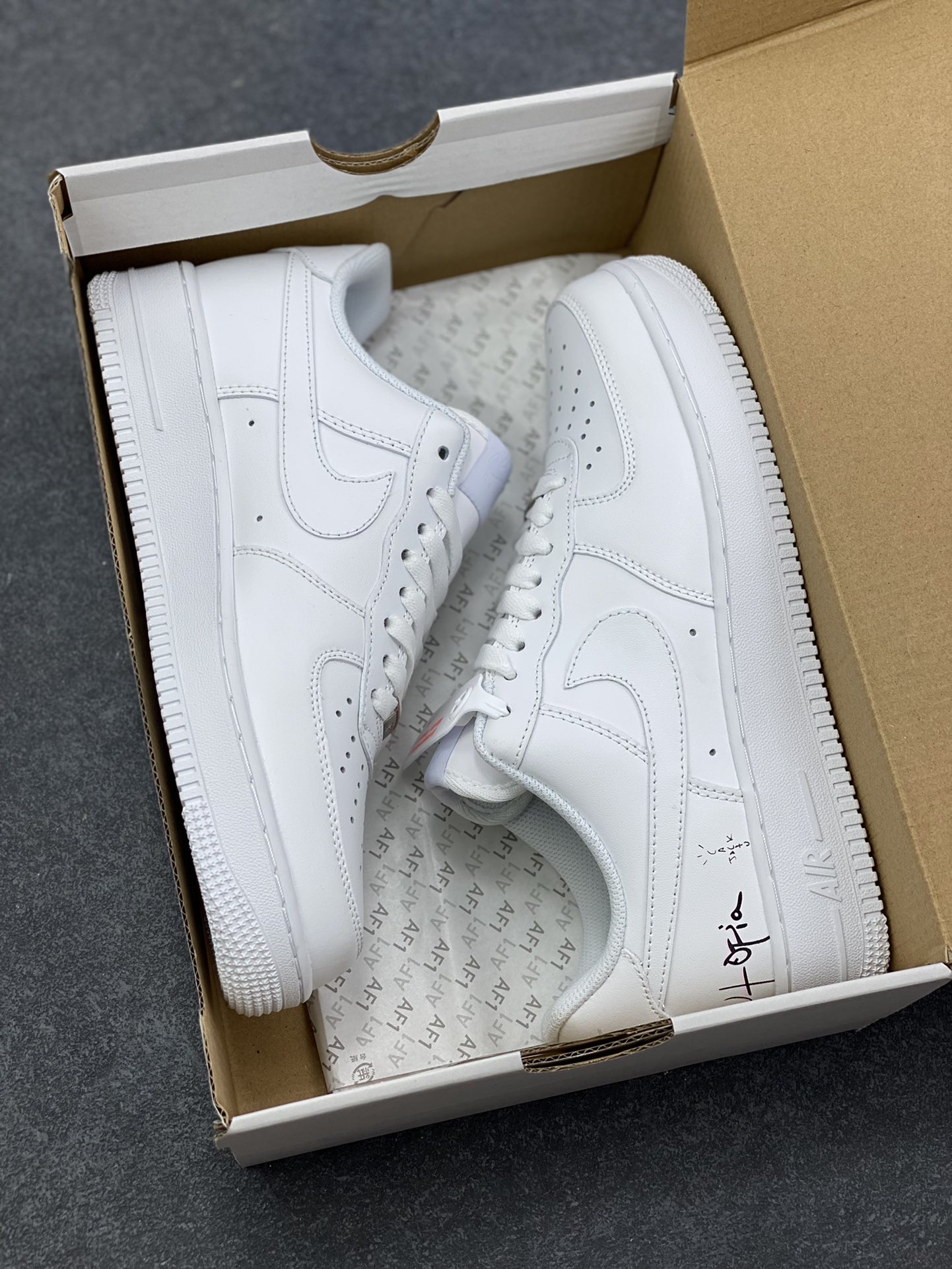 图片[9]-NIke Air Force 1 ‘07 Low 空军一号低帮 运动鞋 休闲鞋 折边针车 工艺难度大 原楦头原纸板 原装鞋盒 定制五金配件 内置全掌气垫 原厂鞋底 货号：CW2288-111 尺码：36 36.5 37.5 38 38.5 39 40 40.5 41 42 42.5 43 44 44.5 45-选品中心