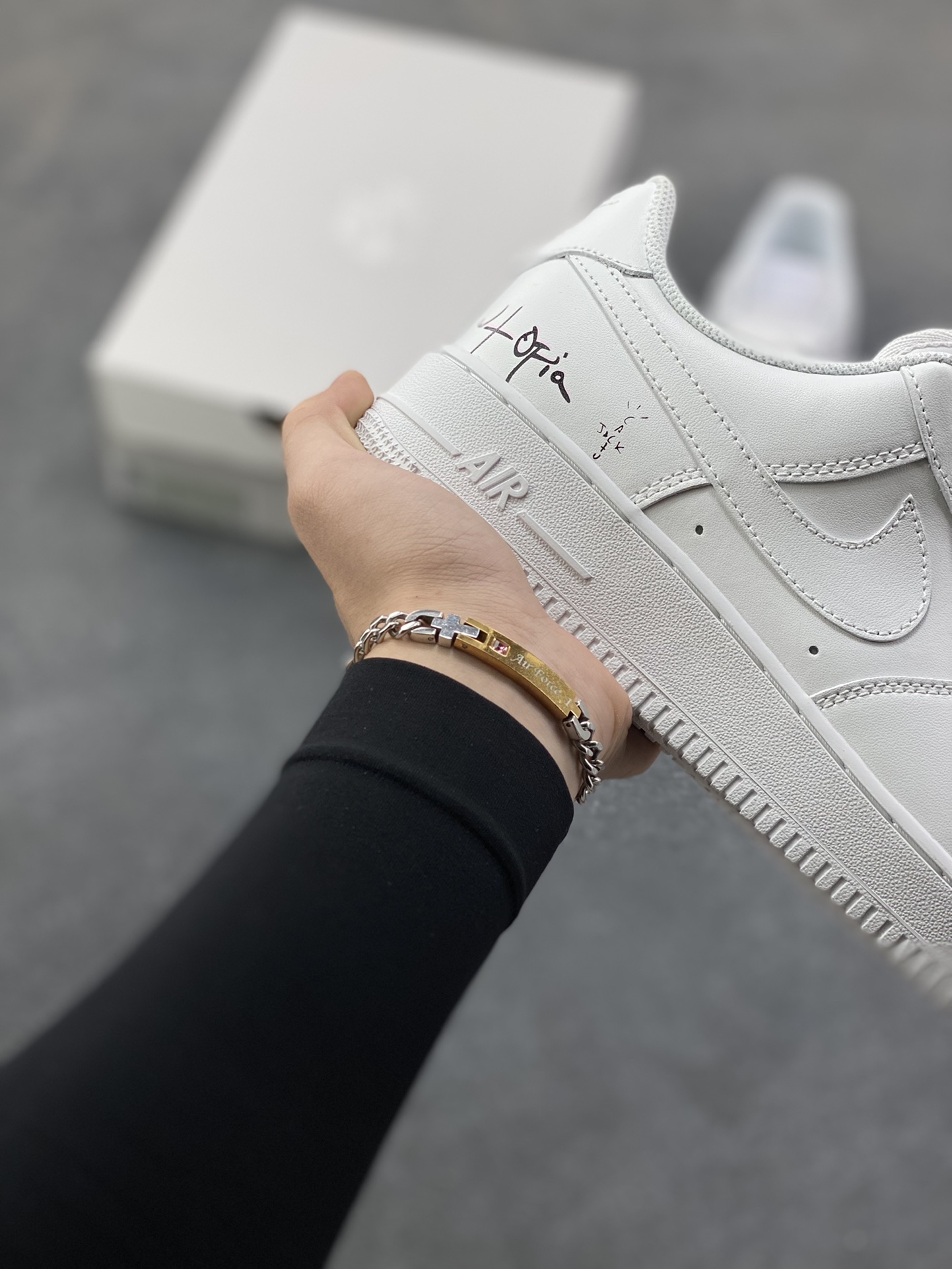 图片[6]-NIke Air Force 1 ‘07 Low 空军一号低帮 运动鞋 休闲鞋 折边针车 工艺难度大 原楦头原纸板 原装鞋盒 定制五金配件 内置全掌气垫 原厂鞋底 货号：CW2288-111 尺码：36 36.5 37.5 38 38.5 39 40 40.5 41 42 42.5 43 44 44.5 45-选品中心