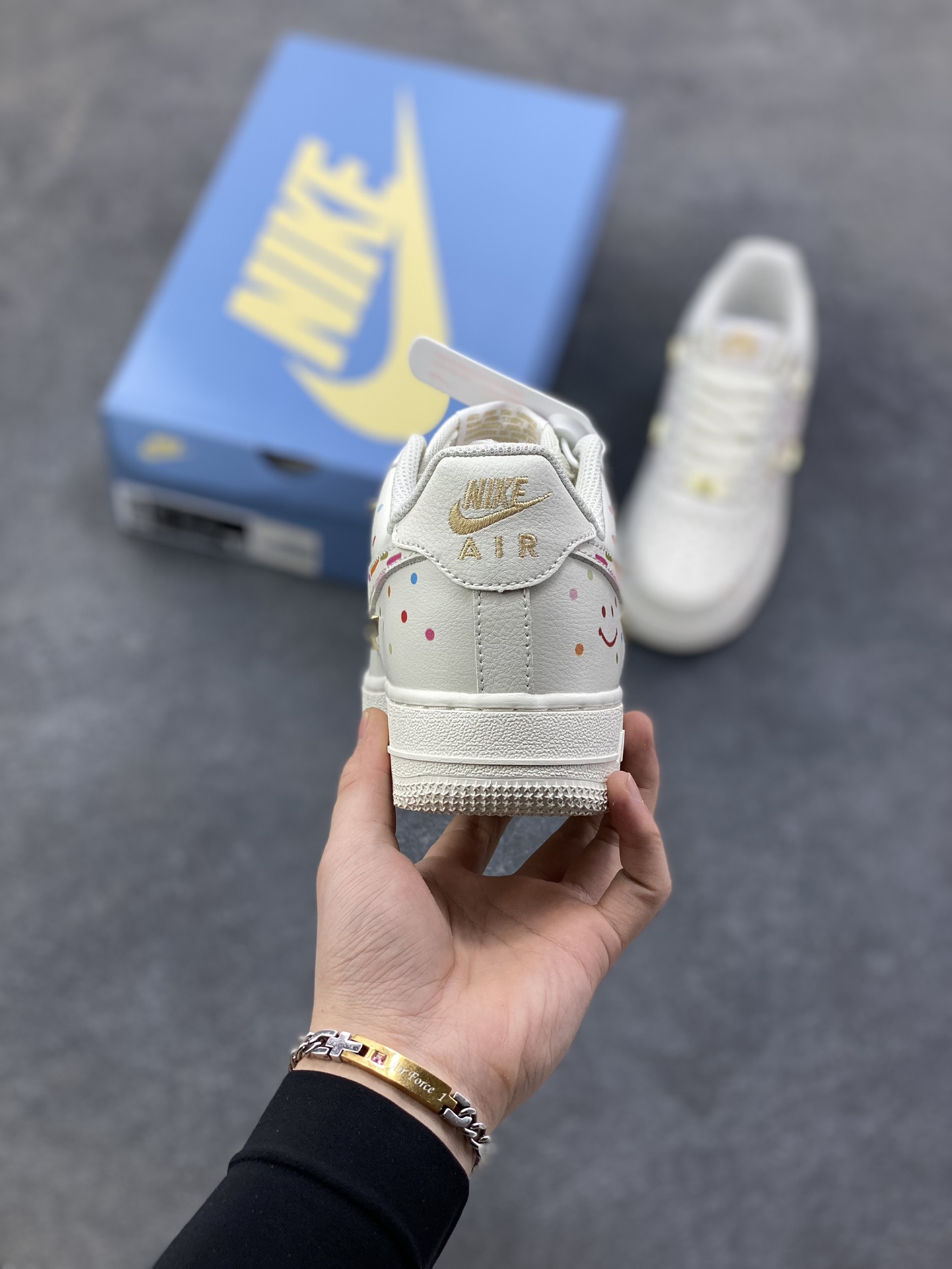 图片[4]-Nike Air Force 1 Low’07 四勾彩喷 空军一号低帮休闲板鞋 定制皮料 定制鞋盒 原楦原纸板 纯正空军版型 内置全掌气垫 货号：ZH0316-151 尺码：36 36.5 37.5 38 38.5 39 40 40.5 41 42 42.5 43 44 44.5 45-选品中心