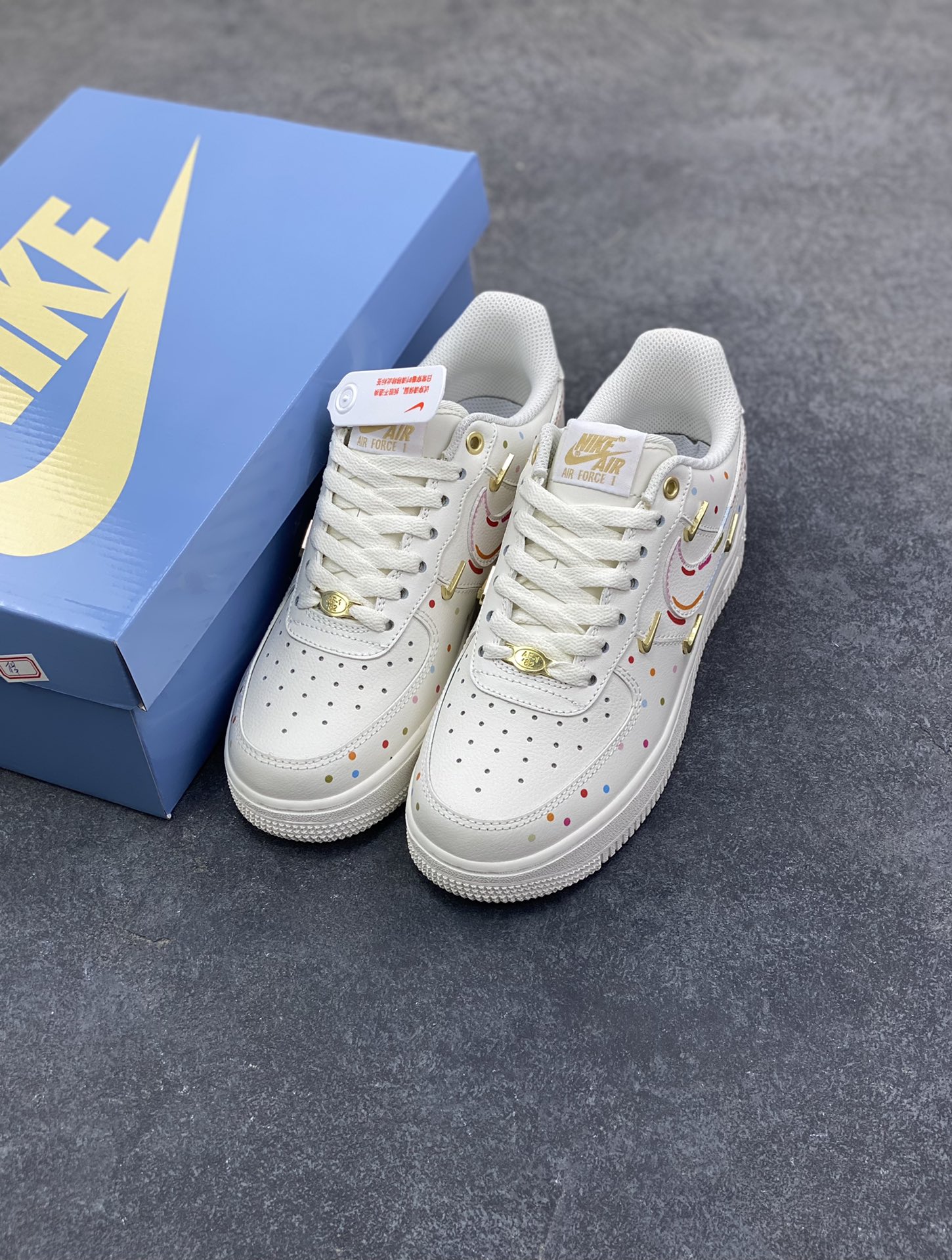 图片[8]-Nike Air Force 1 Low’07 四勾彩喷 空军一号低帮休闲板鞋 定制皮料 定制鞋盒 原楦原纸板 纯正空军版型 内置全掌气垫 货号：ZH0316-151 尺码：36 36.5 37.5 38 38.5 39 40 40.5 41 42 42.5 43 44 44.5 45-选品中心