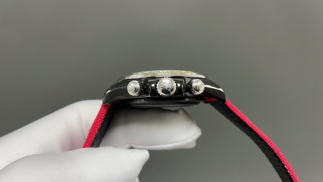 新品🌐劳力士ROLEX 迪通拿镂空系列 316L精钢表壳  尺寸43mm 矿物质镀膜玻璃耐磨 超强夜光 日本多功能计时石英机芯 进口橡胶表带 原装扣 爱不释手的劳力士迪通拿 品不完的一劳永逸🌐