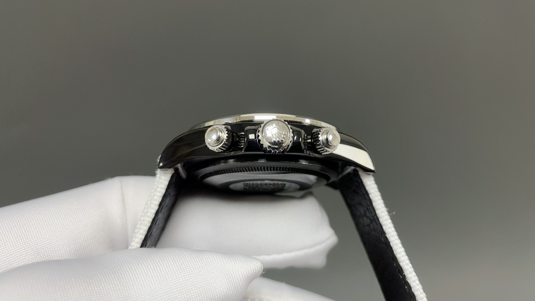 新品🌐劳力士ROLEX 迪通拿镂空系列 316L精钢表壳  尺寸43mm 矿物质镀膜玻璃耐磨 超强夜光 日本多功能计时石英机芯 进口橡胶表带 原装扣 爱不释手的劳力士迪通拿 品不完的一劳永逸🌐