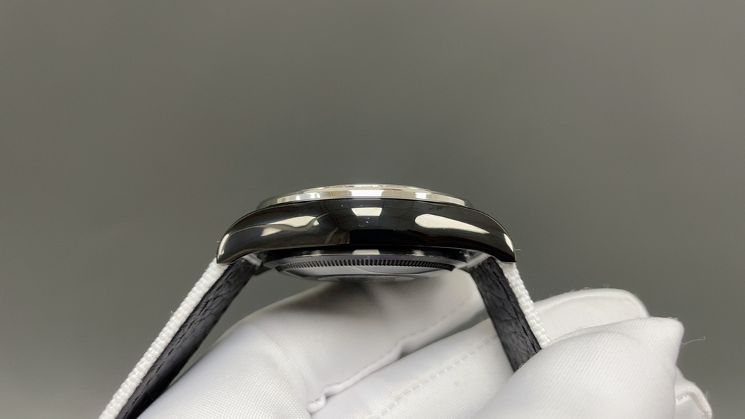 新品🌐劳力士ROLEX 迪通拿镂空系列 316L精钢表壳  尺寸43mm 矿物质镀膜玻璃耐磨 超强夜光 日本多功能计时石英机芯 进口橡胶表带 原装扣 爱不释手的劳力士迪通拿 品不完的一劳永逸🌐