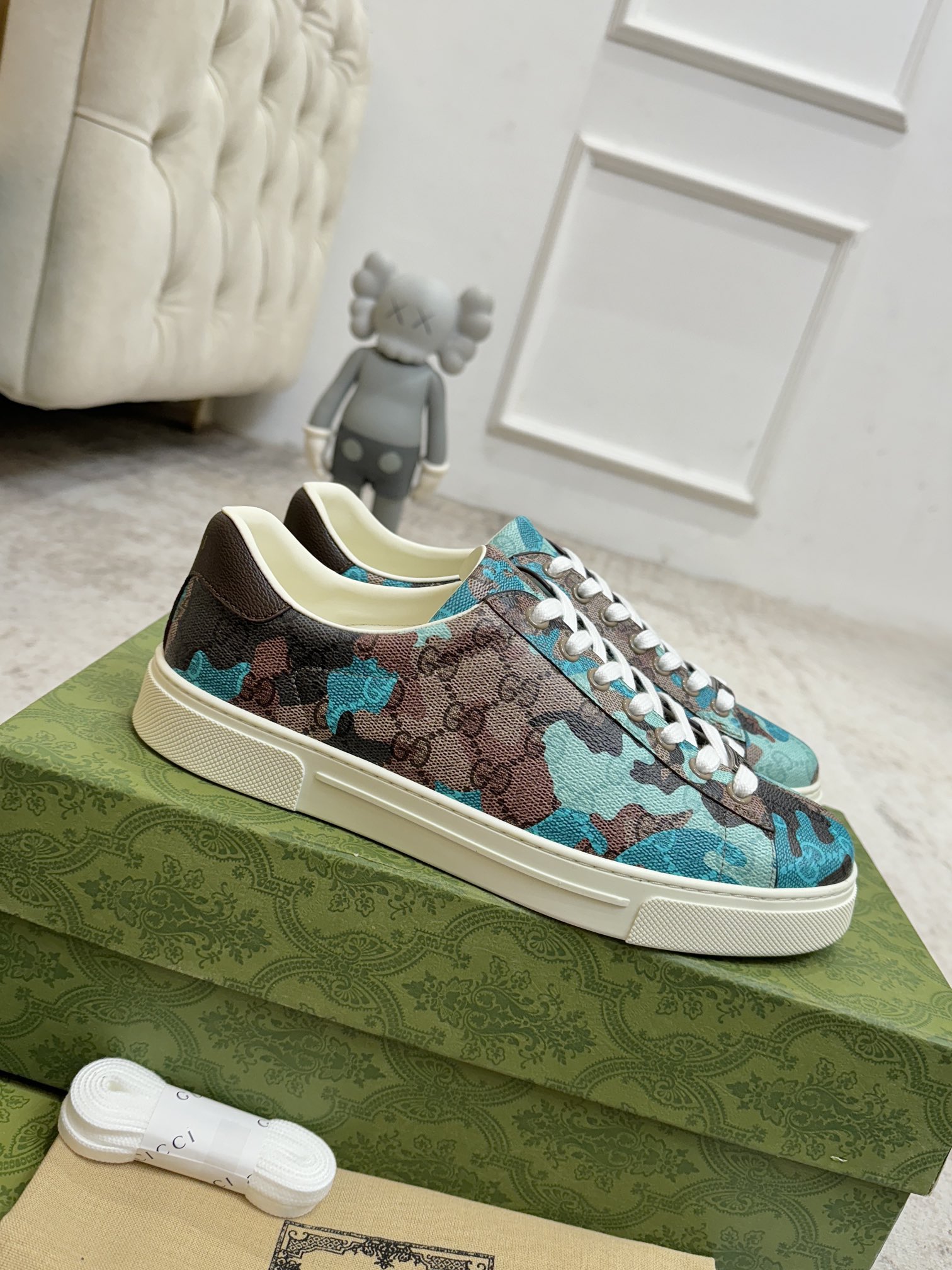 NO:679023,Female P 35-40 Male 38-44 Gucci casual shoes, recommended for summer and autumn, original soles, original fabrics, and original lasting techniques are reproduced one to one!  The pursuit of ultimate comfort!  Fabric imported from Italy, first-layer cowhide, original lining, custom-made imported sheepskin lining, outsole, original one-to-one molded outsole, packaging counter consistent with full set of packaging, casual shoes/sports shoes, gucci, sneakers, cowhide, sheepskin19860909女P 35—40 男 38—44 Gucci休闲鞋 夏秋爆款推荐,原版鞋底、原版面料、原版套楦工艺一比一折骨复刻！舒适追求极致！ 面料意大利进口头层牛皮 内里原版订制进口羊皮里 大底原版一比一开模大底 包装专柜一致全套包装,休闲鞋/运动鞋,gucci,sneakers,cowhide,sheepskin,Women's Shoes