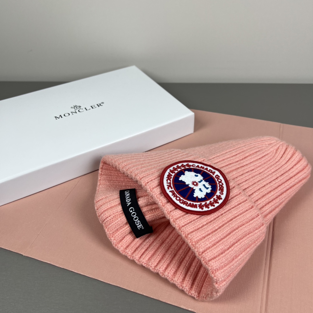 配防尘袋加拿大鹅。CANADA GOOSE 官网最新羊毛针织帽，官网原单复刻.非常柔软亲肤，弹性很好！有
