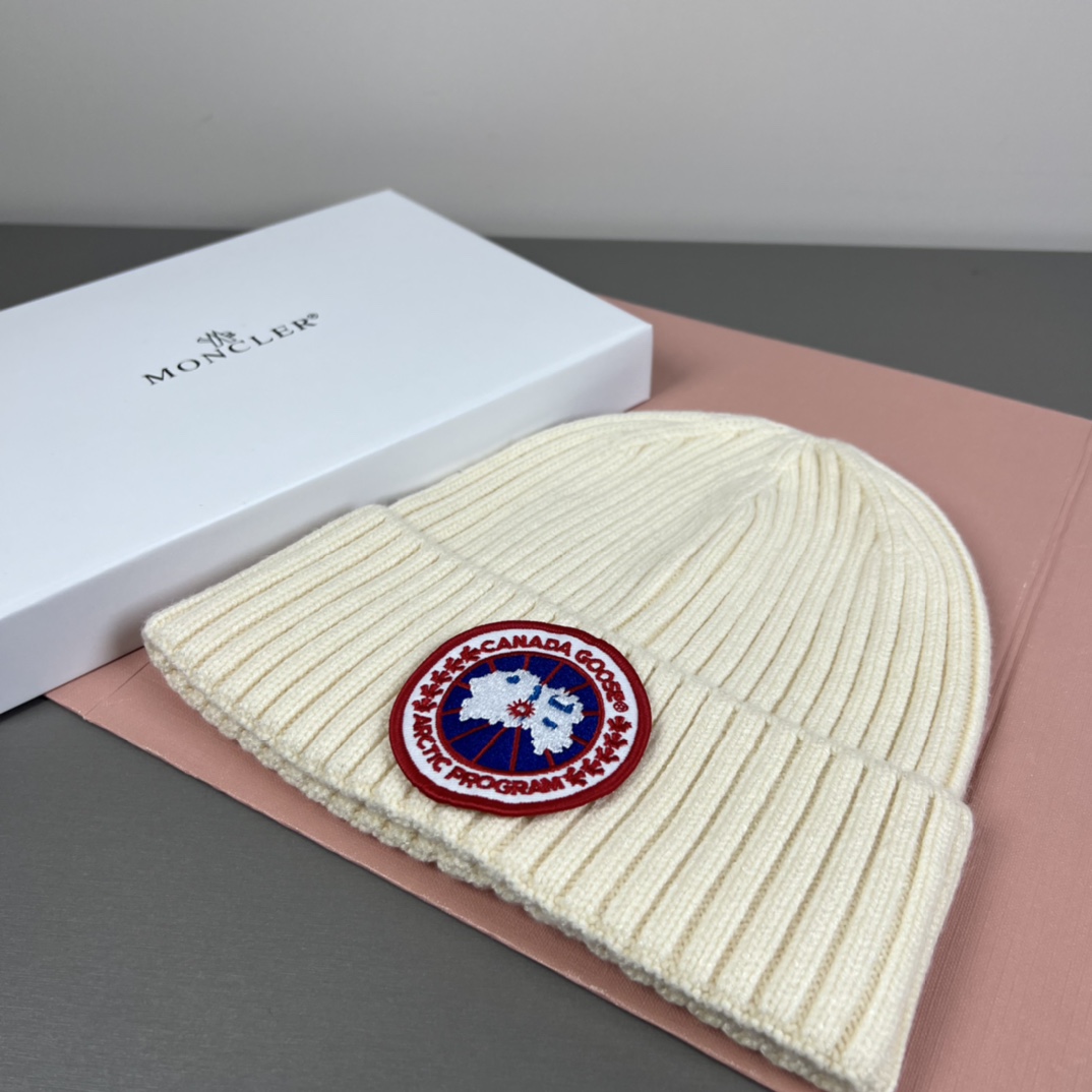配防尘袋加拿大鹅。CANADA GOOSE 官网最新羊毛针织帽，官网原单复刻.非常柔软亲肤，弹性很好！有