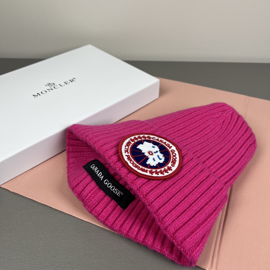配防尘袋加拿大鹅。CANADA GOOSE 官网最新羊毛针织帽，官网原单复刻.非常柔软亲肤，弹性很好！有